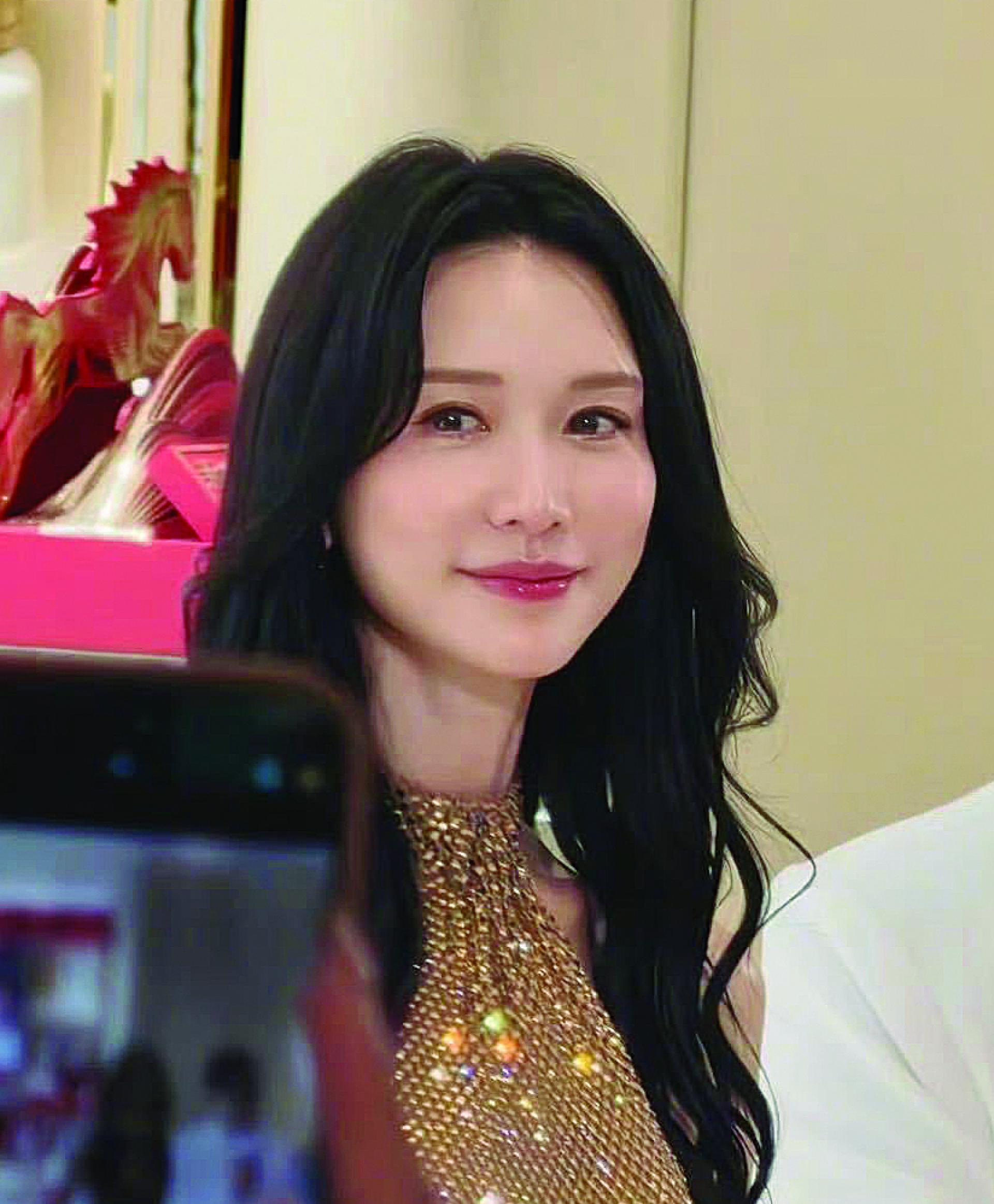 林志玲出席活动生图。