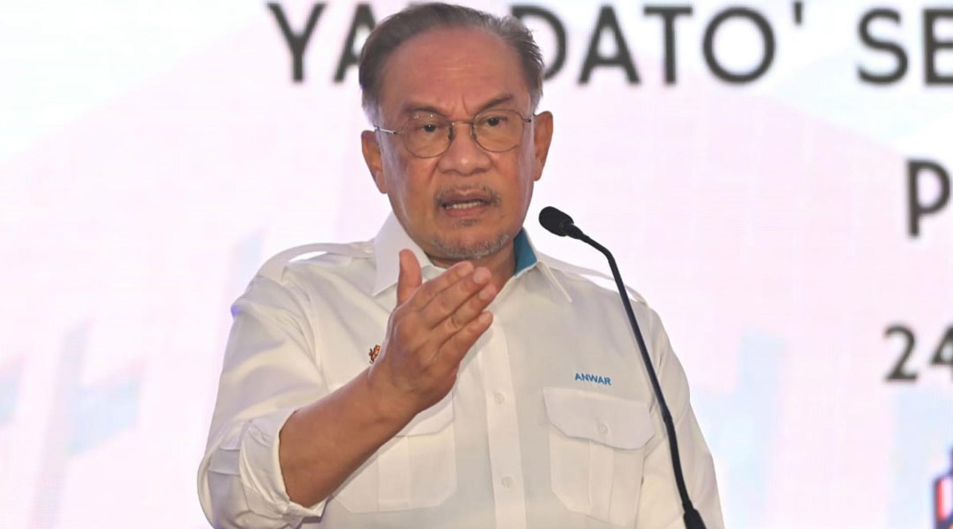 安华：国家的安全与稳定，是有许多负重前行的军警人员的付出。