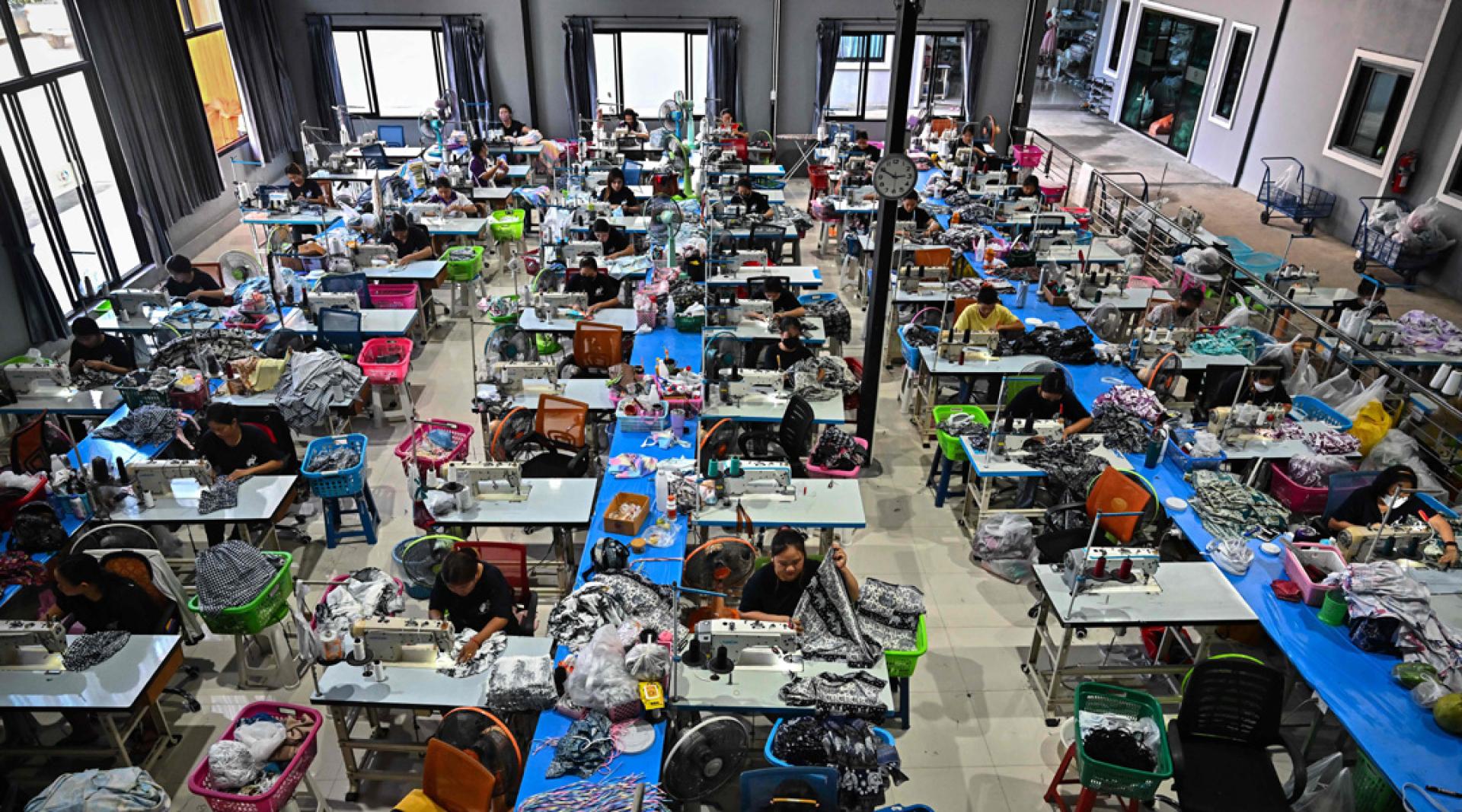 展望2026年，受地缘政治冲突加剧及全球贸易规则调整影响，泰国出口增速或将放缓。