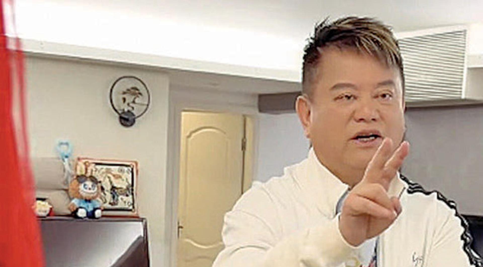 陈百祥提到，梁朝伟的爸爸曾被医生诊断只剩两个月的命。