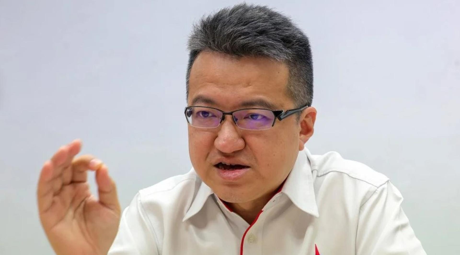 财政部副部长刘镇东。