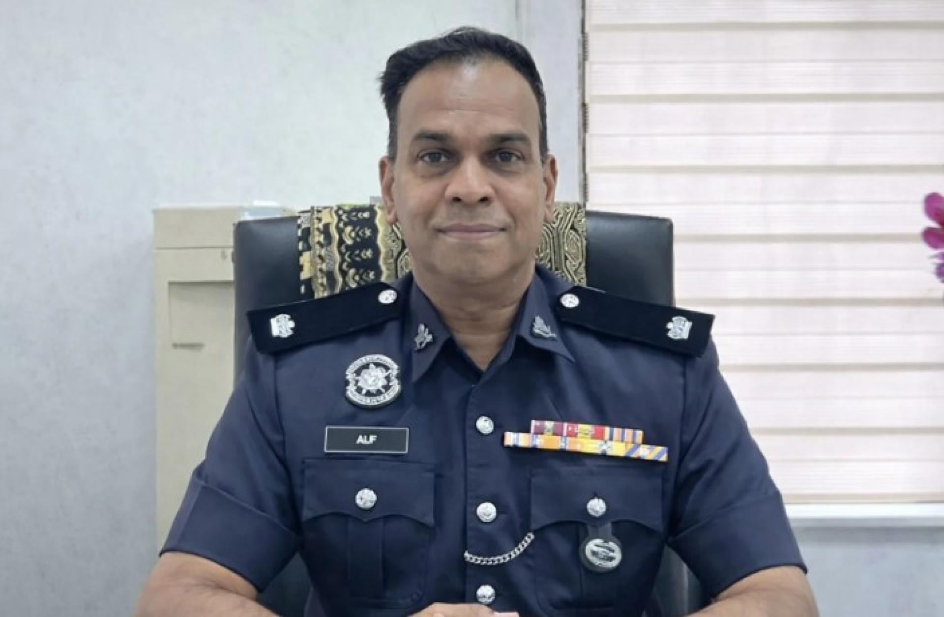 副警监阿里夫海卡尔。