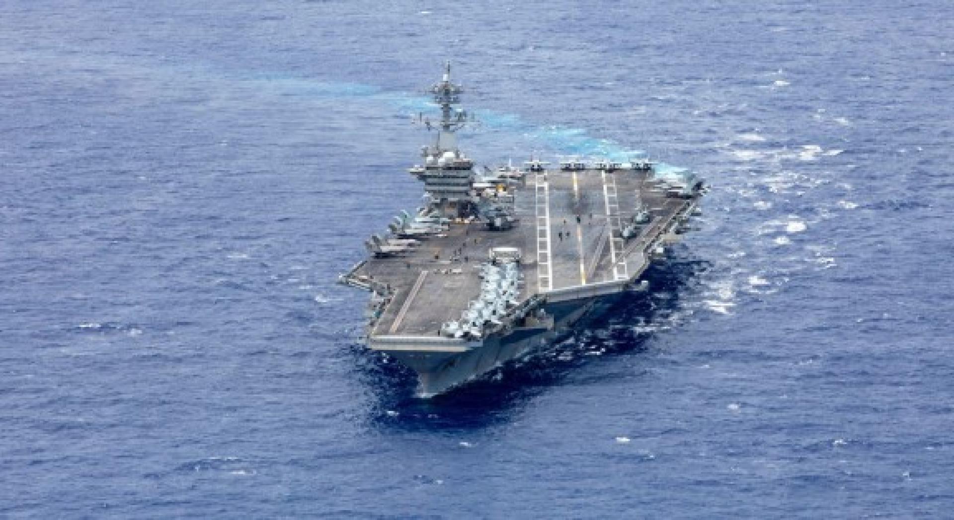 “林肯”号航母。