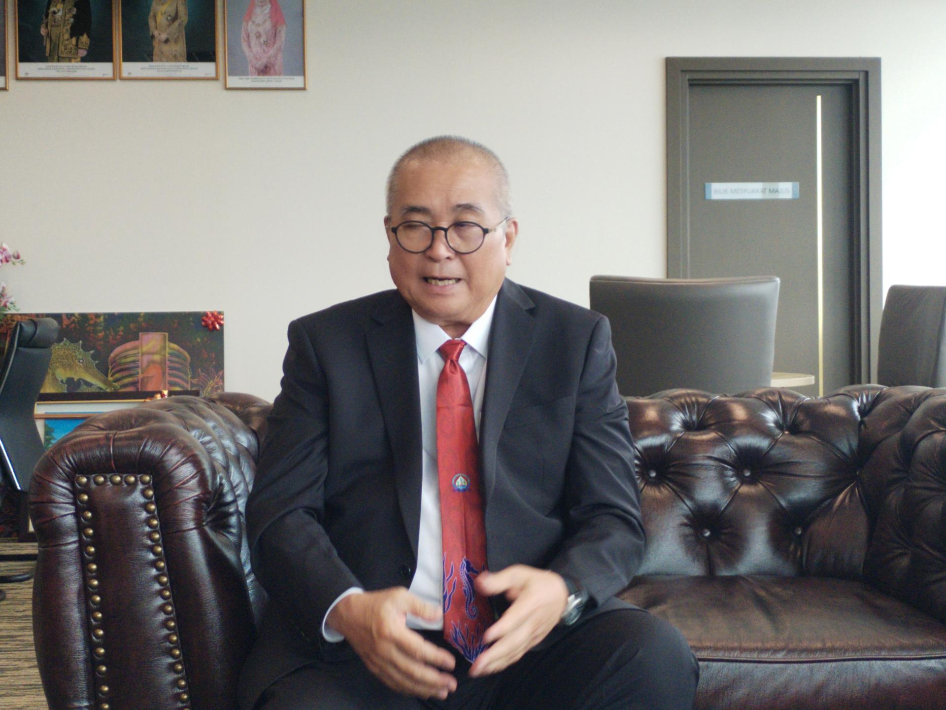 美里市长俞小珊严正警告，绝不容忍不称职承包商，排水沟维护不力将终止合约。