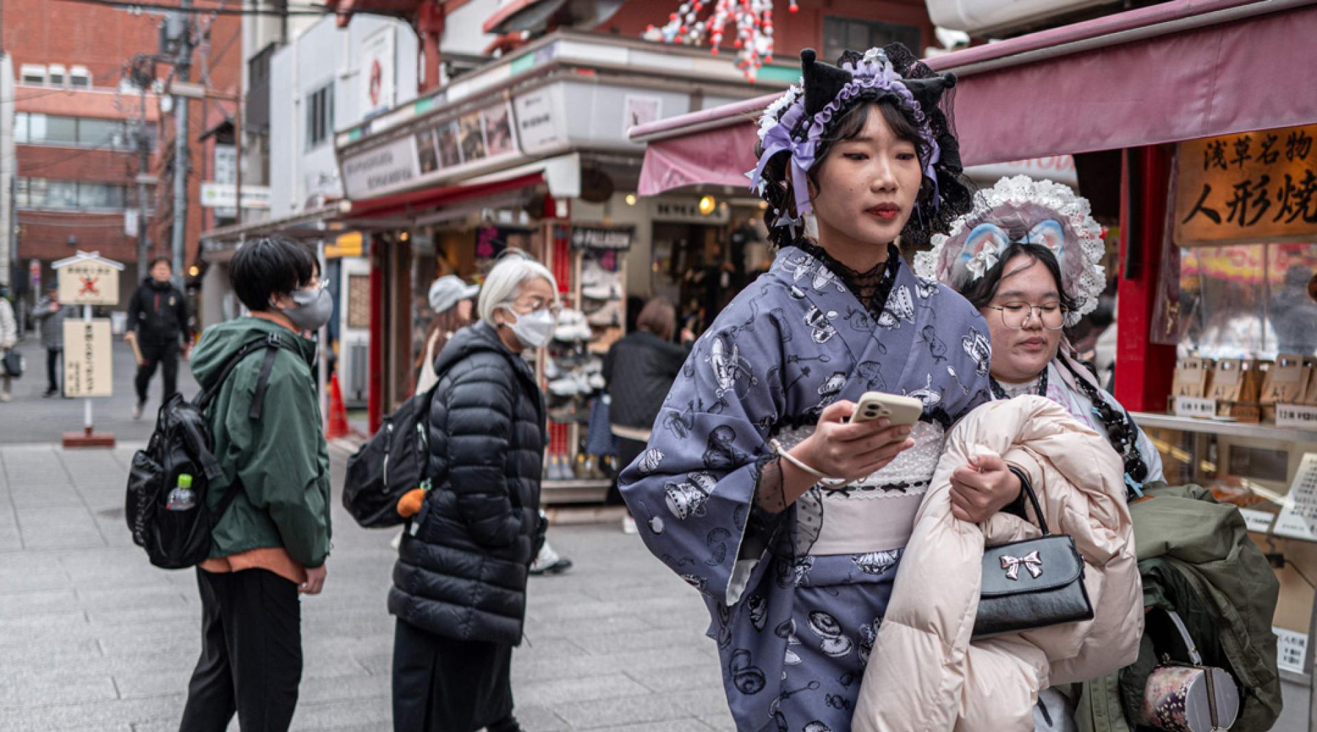 中国外交部指日本社会治安不靖，针对中国公民违法犯罪案件多发。图为东京热门旅游景点浅草寺。