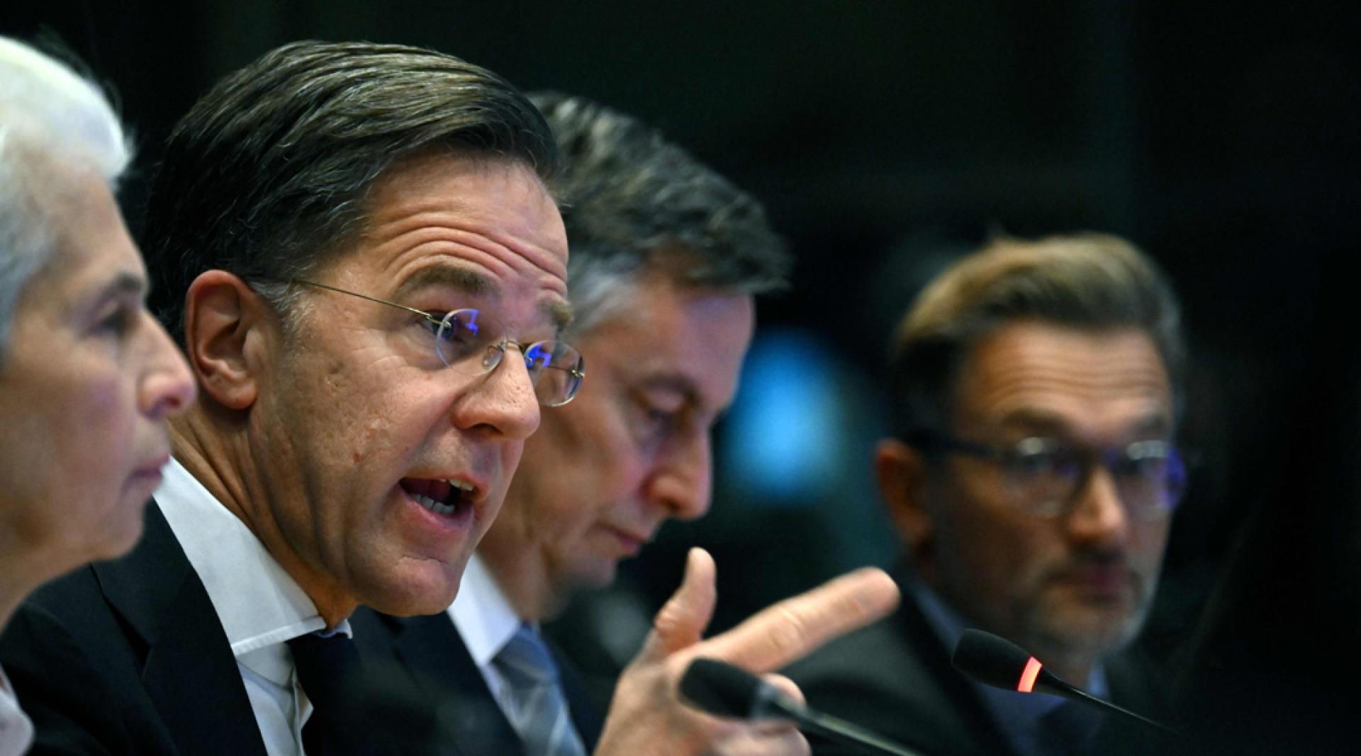 吕特说，如果这里还有人认为，欧盟，或整个欧洲，可以在没有美国的情况下自我防卫，那就继续作梦吧。