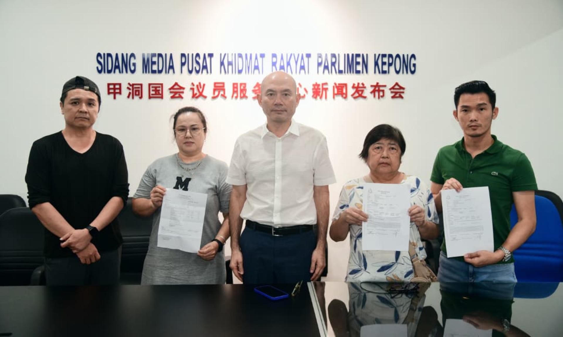 林立迎（中）陪同事主召开记者会，左起黄建伟、蔡欣辰与王淑芬，右是赖俊权。