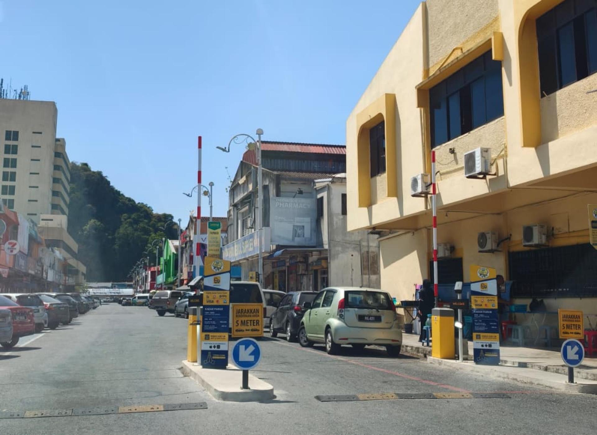 玻州闸门式停车收费系统此前因受到民众反对，州政府宣布暂停，至今已超过半年。