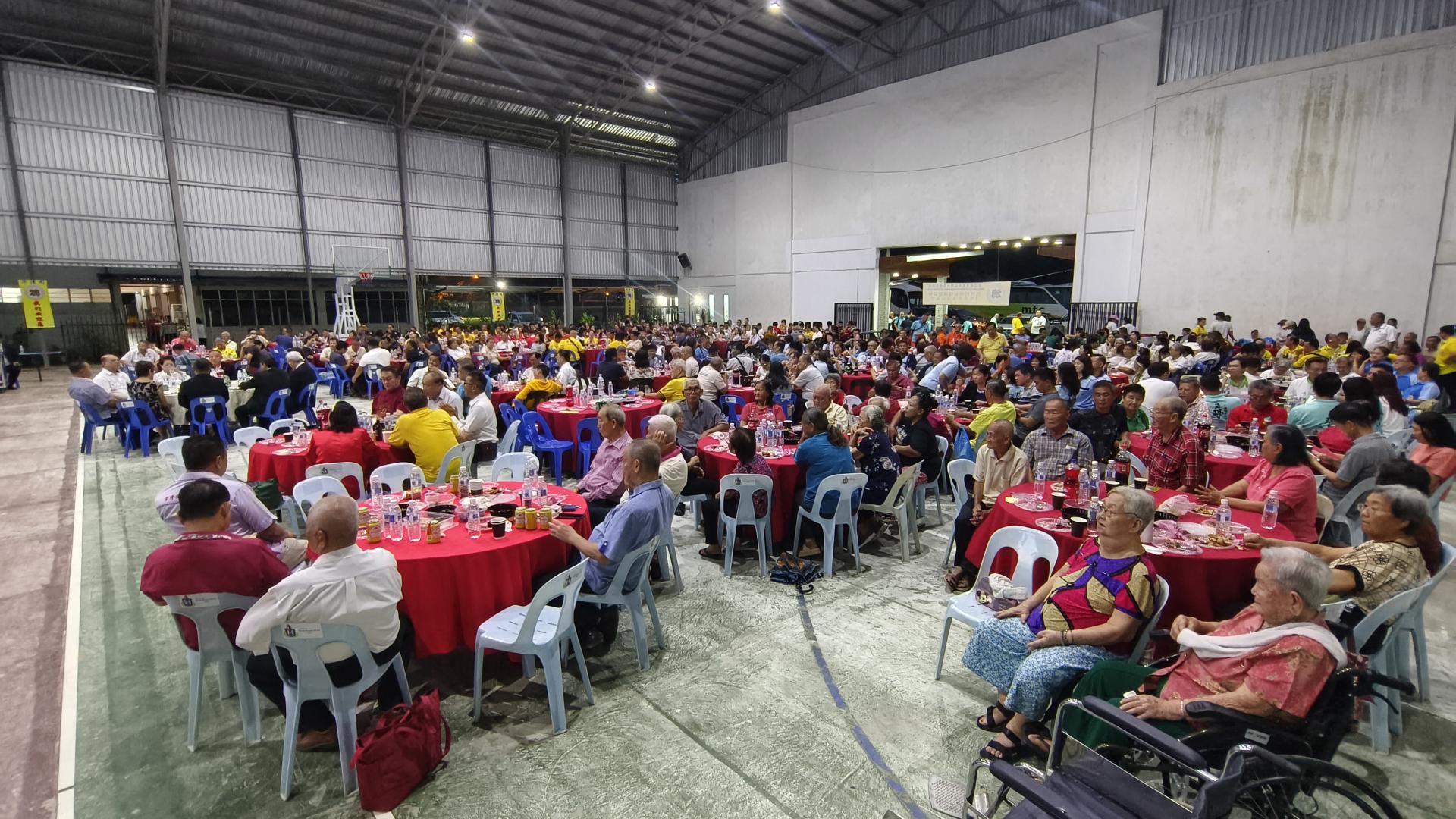 来自各地的德教会阁友出席晚宴，共同见证济泽阁一周年庆典。