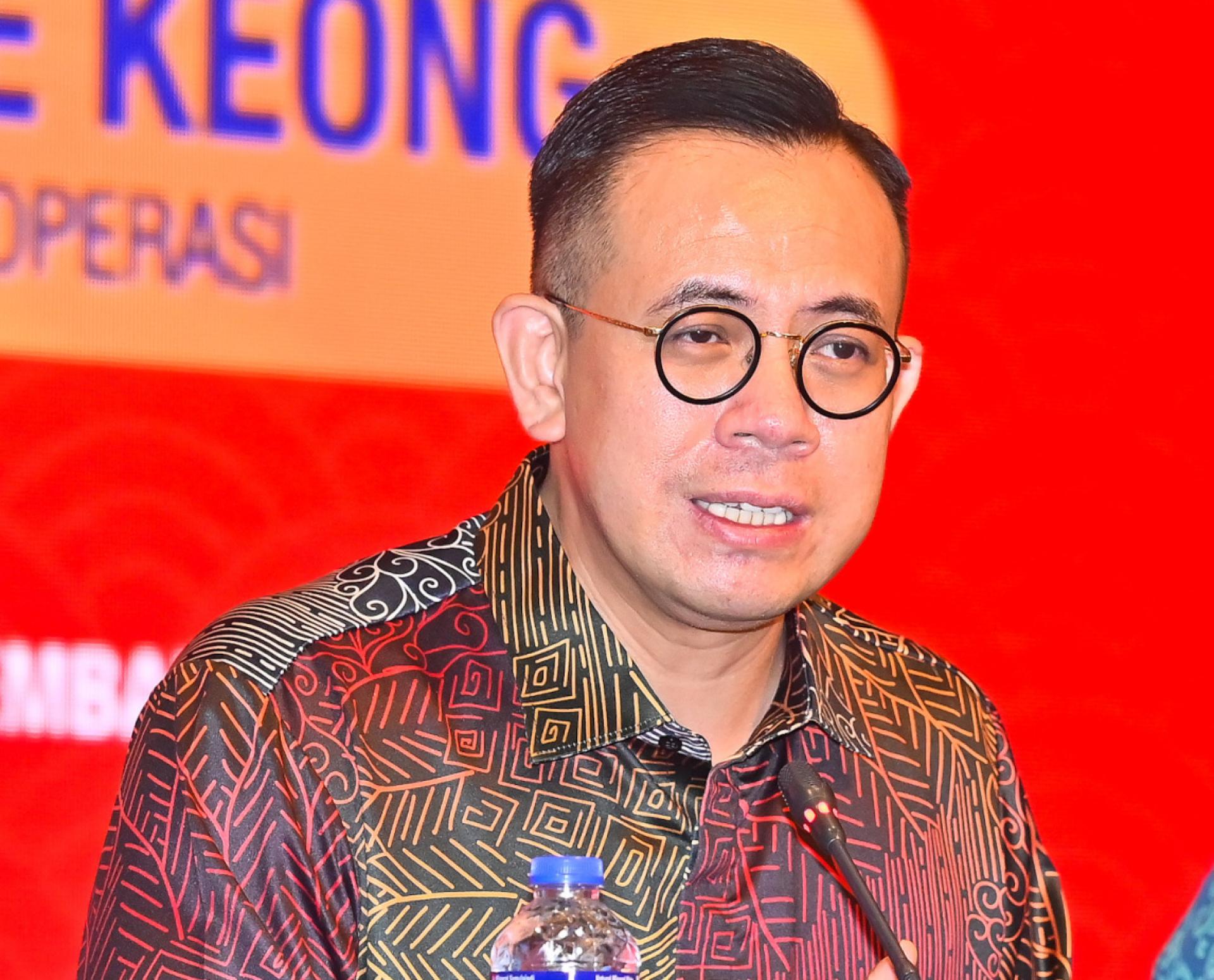 沈志强宣布，华商微中小型企业贷款从5000万令吉，增加到1亿令吉！