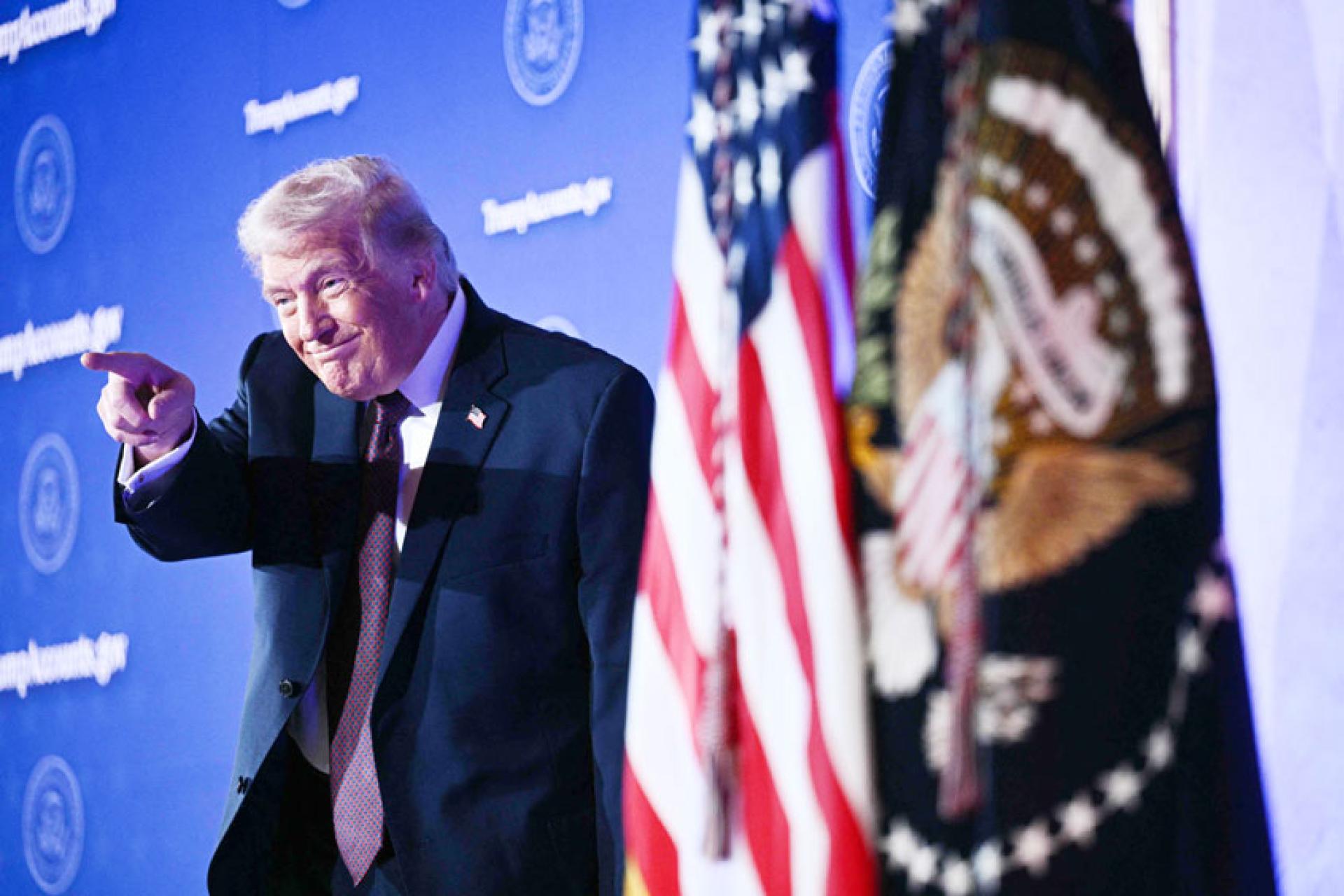 特朗普要求伊朗达成协议，否则“下一次打击将更猛烈”。