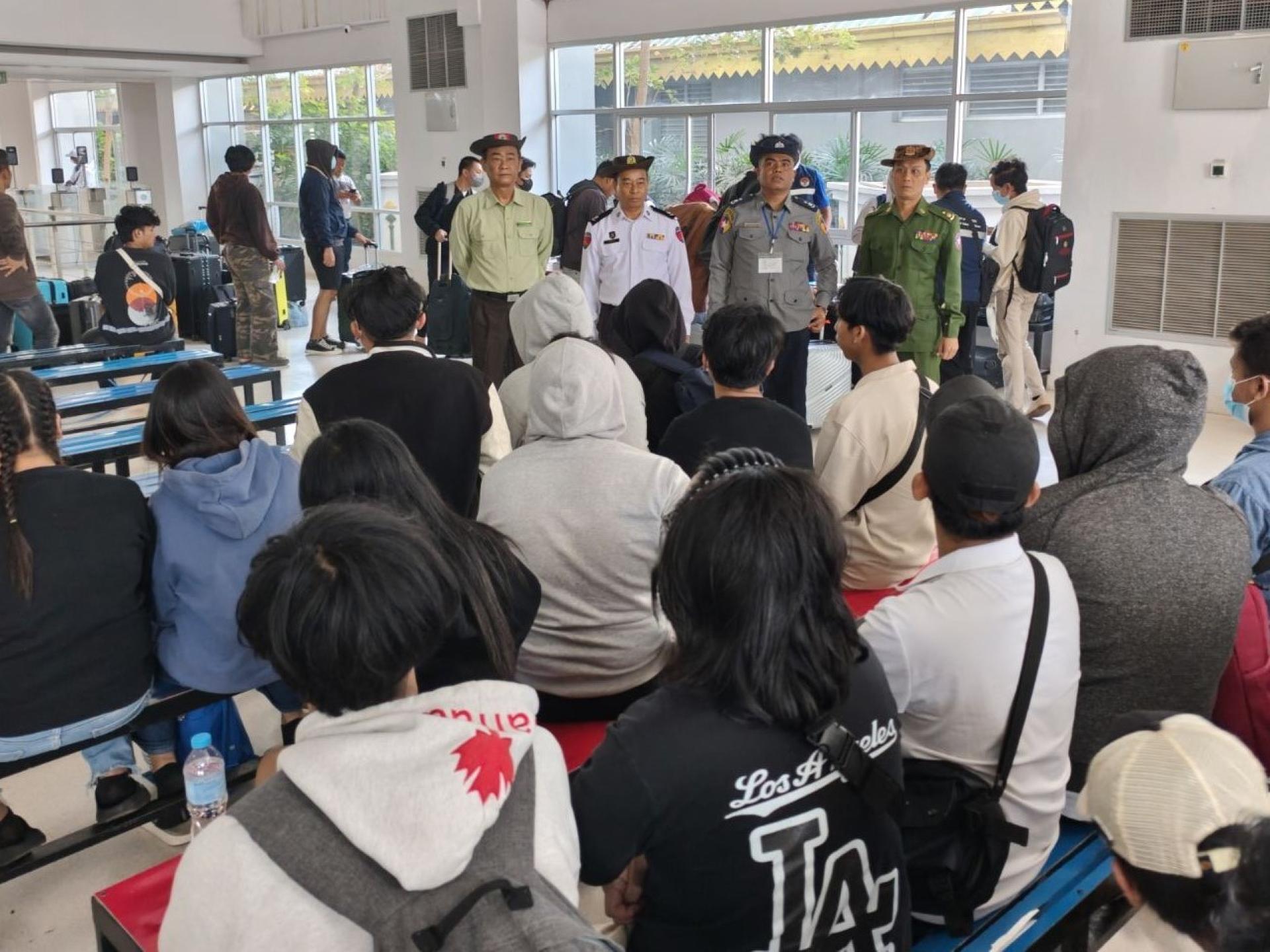 缅甸将127名涉及电信诈骗及其他刑事犯罪的外籍人士遣返原籍国。