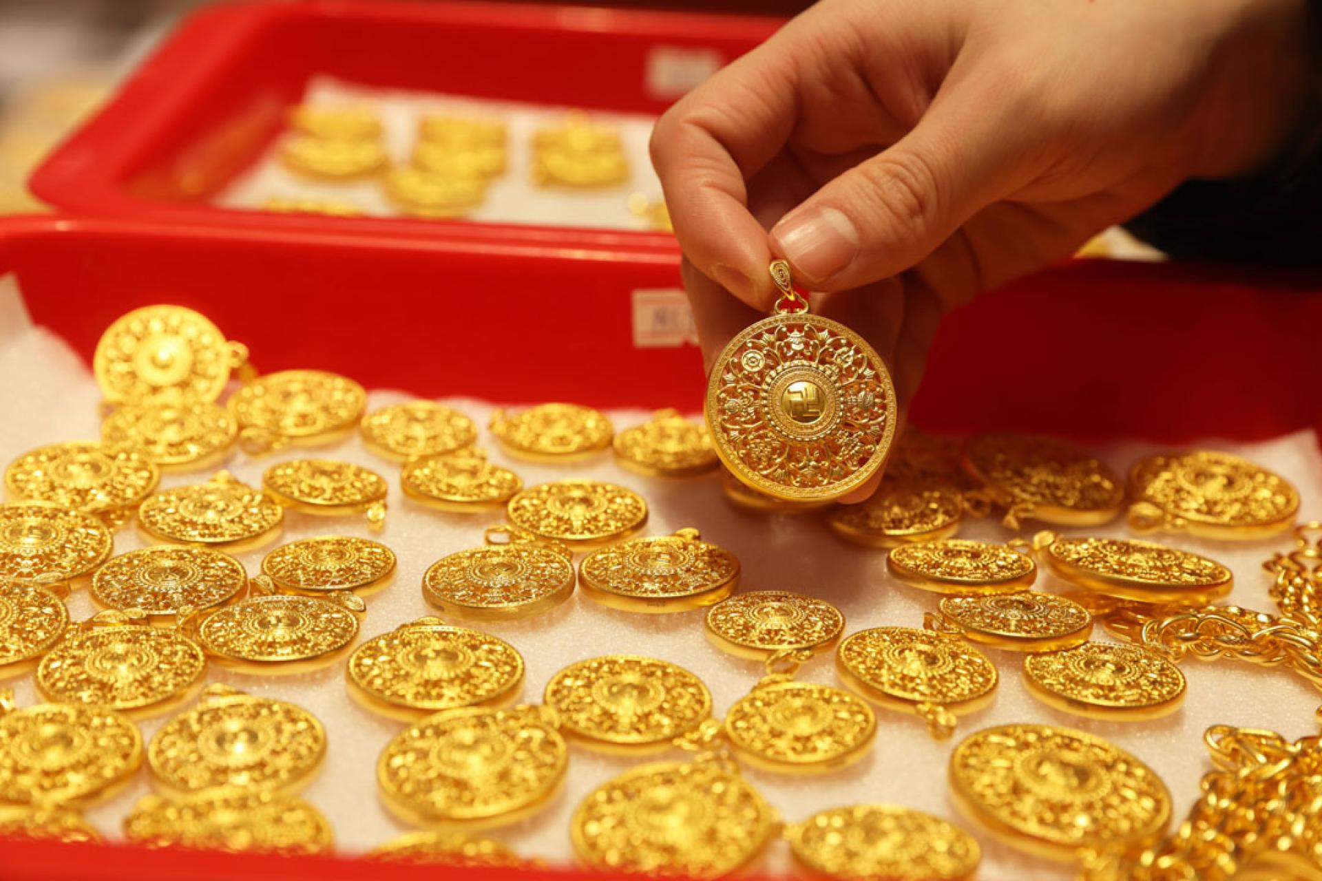 黄金一向被投资者视为珍贵的稀有资产。