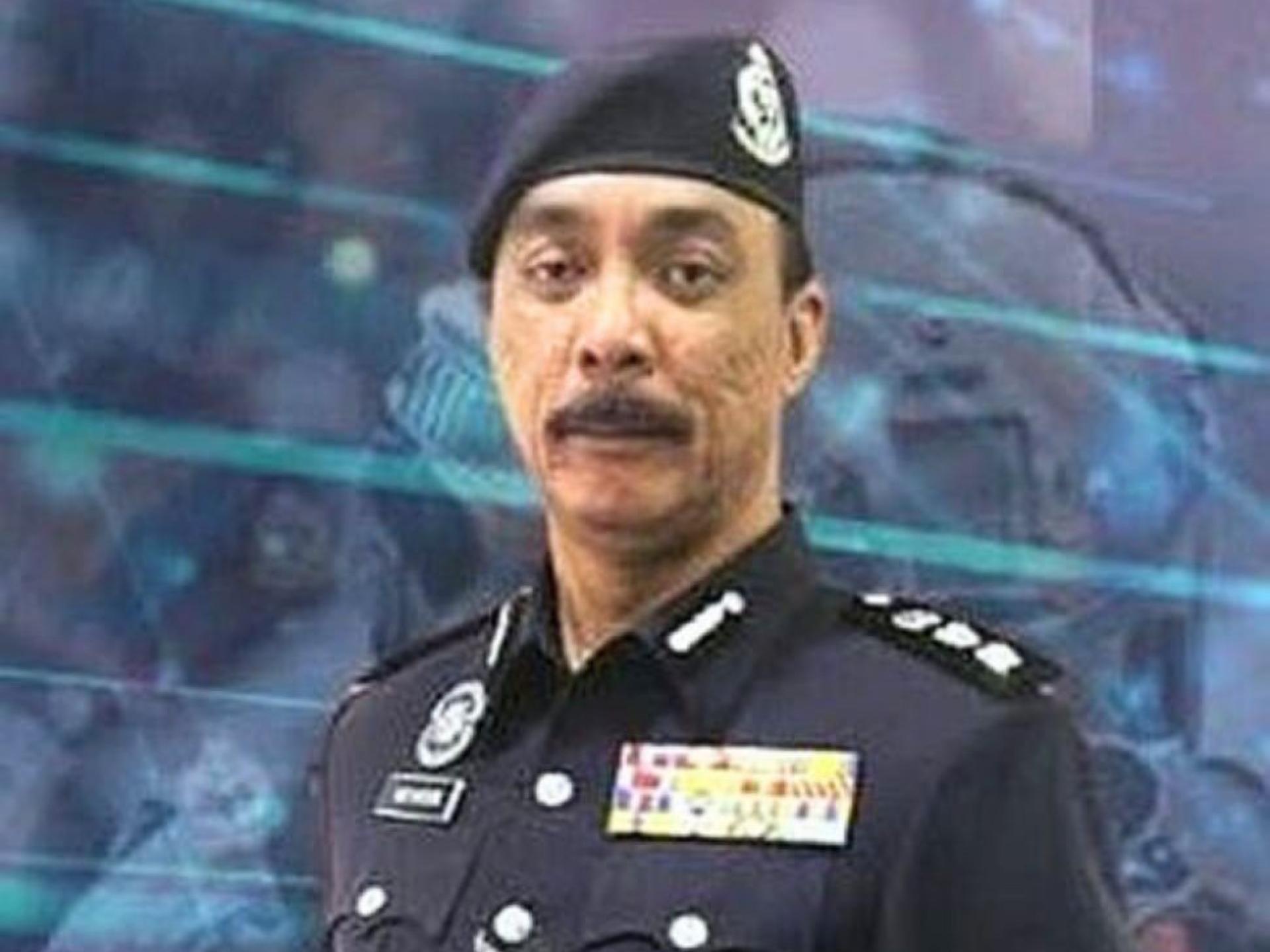 华都牙也警区主任莫哈末诺艾合万助理总监。