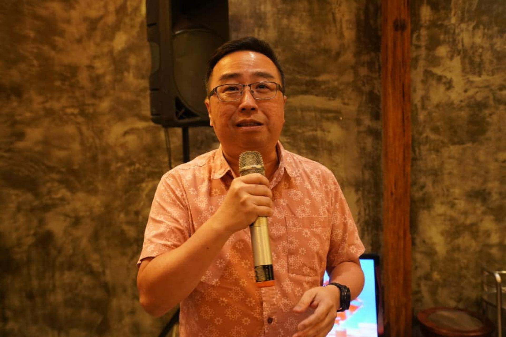 郑立慷指国家正朝正确方向前进，改革虽需时间，但正在进行。