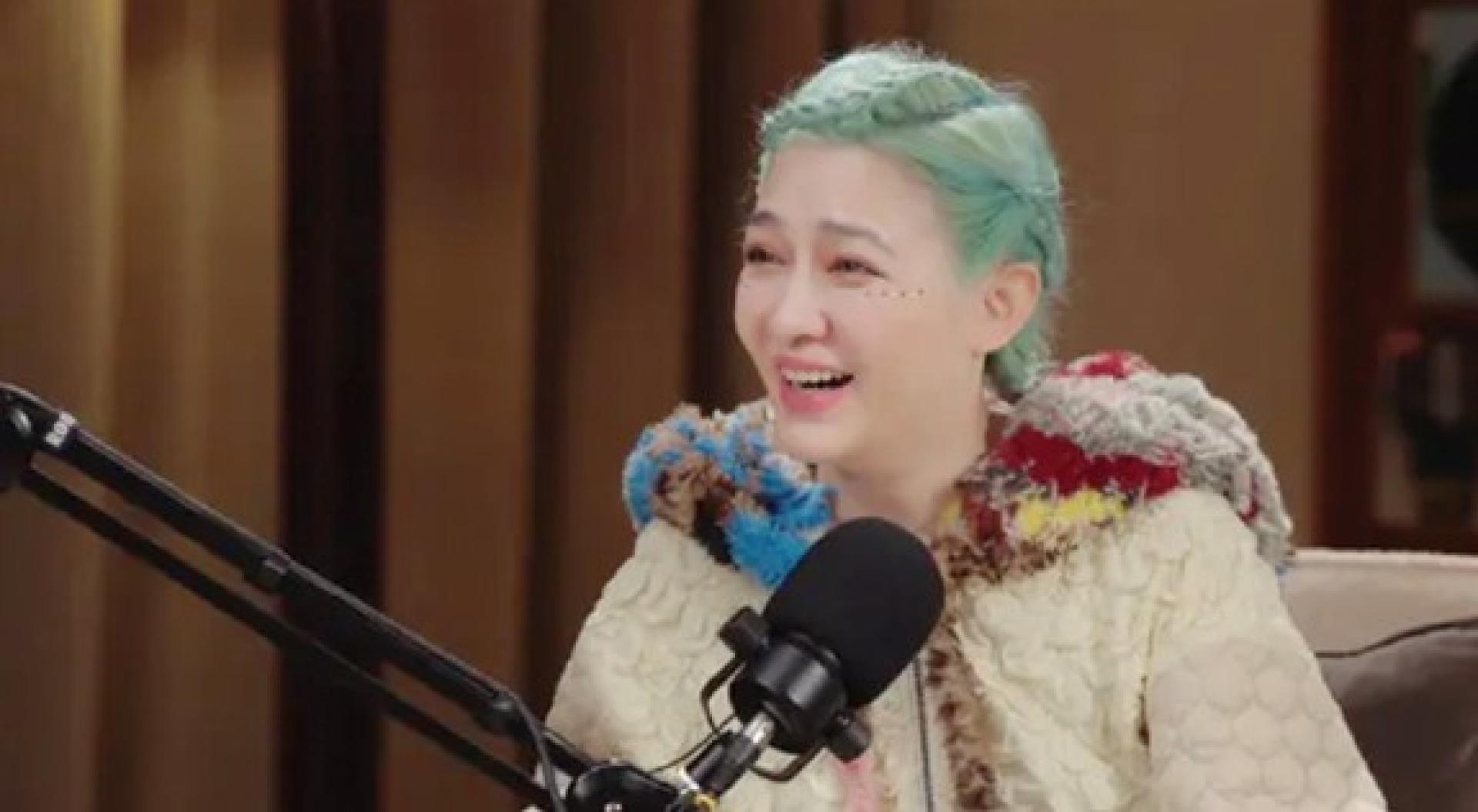 范晓萱近日登上访谈节目，过程中不论是说话方式，或是神情都让人仿佛看到大S的影子，引来网友热议。