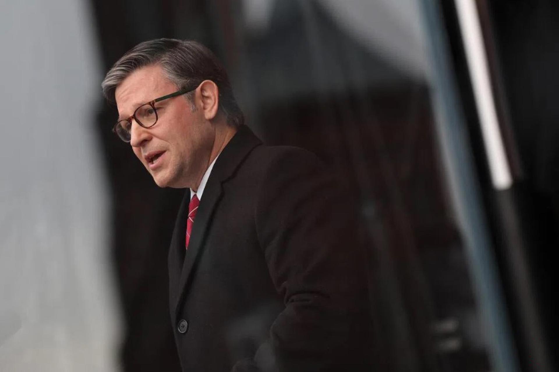 美国众议院议长约翰逊预计，单靠共和党众议员的票数就能通过拨款法案。