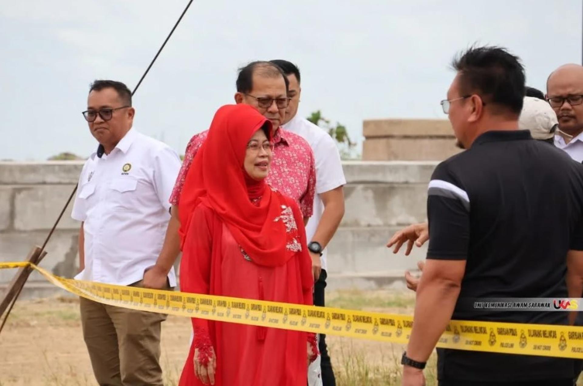 陈赛明视察Oya Kaul节庆场地情况。