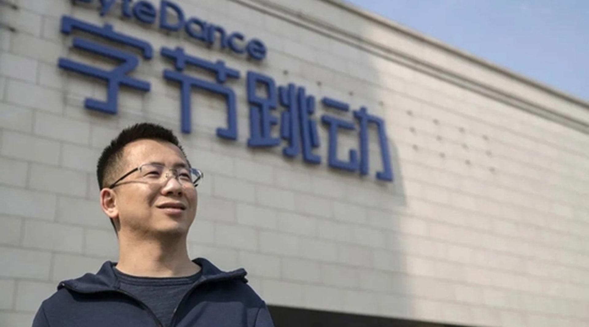 在最新发布的福布斯中国富豪榜中，字节跳动创办人张一鸣以693亿美元的财富成为中国首富。