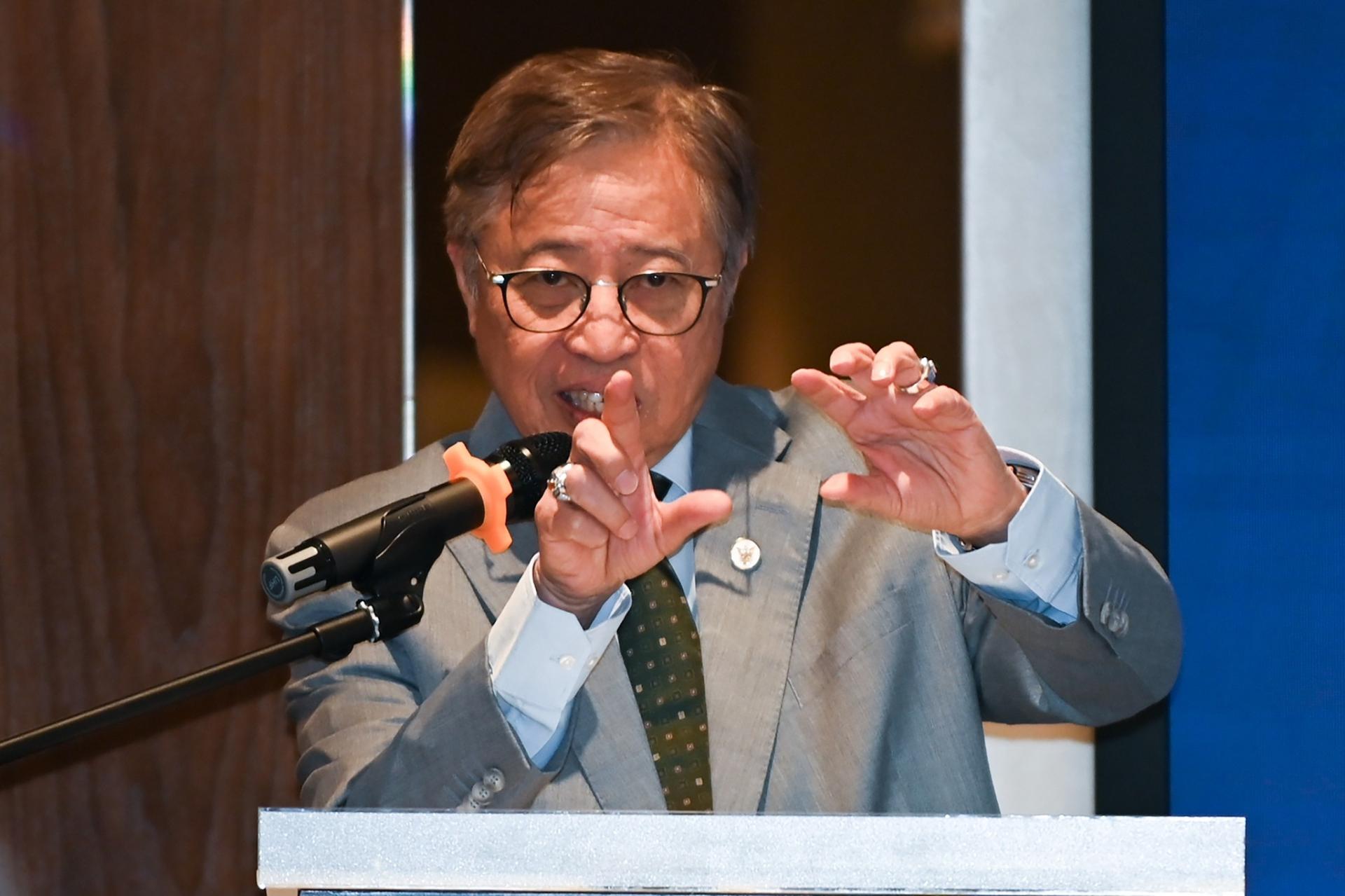 砂总理阿邦佐哈里发言一瞥。