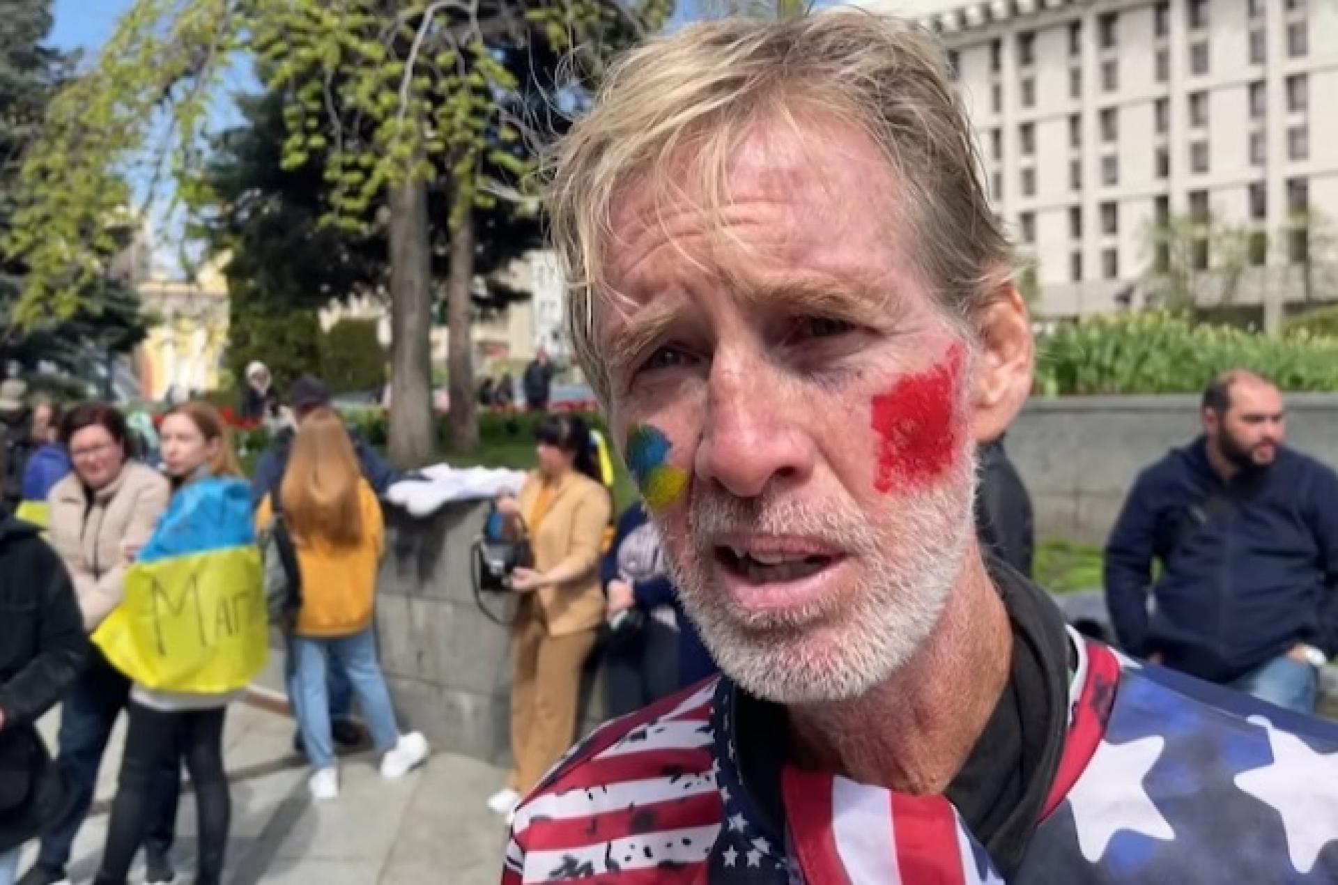 劳思被判终身监禁。