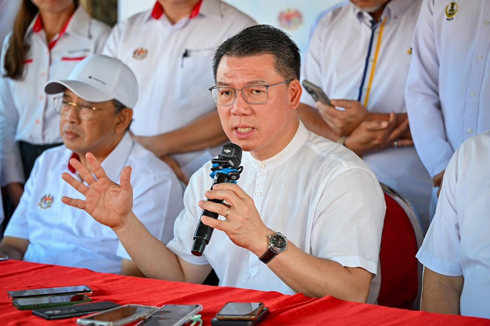 倪可敏宣布房政部在2025年全国新村发展部共完成858项民生工程，惠及全国613个新村村民。