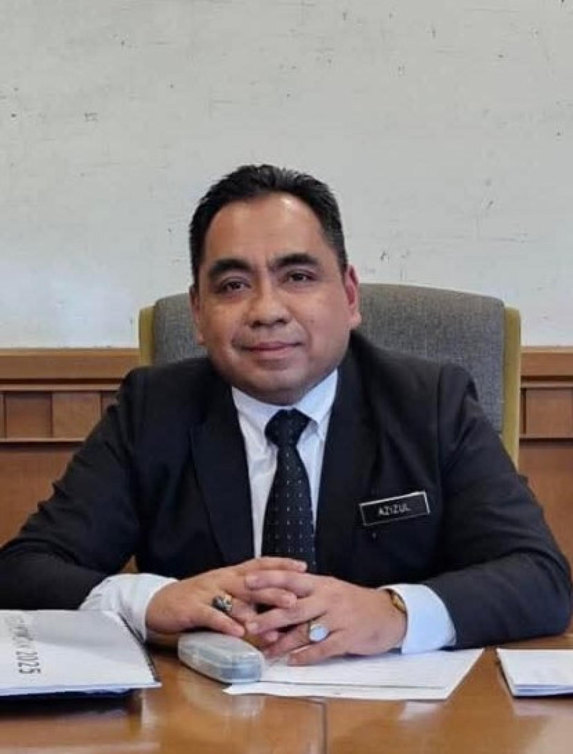 砂拉越语文出版局主任阿兹祖尔依斯迈博士。