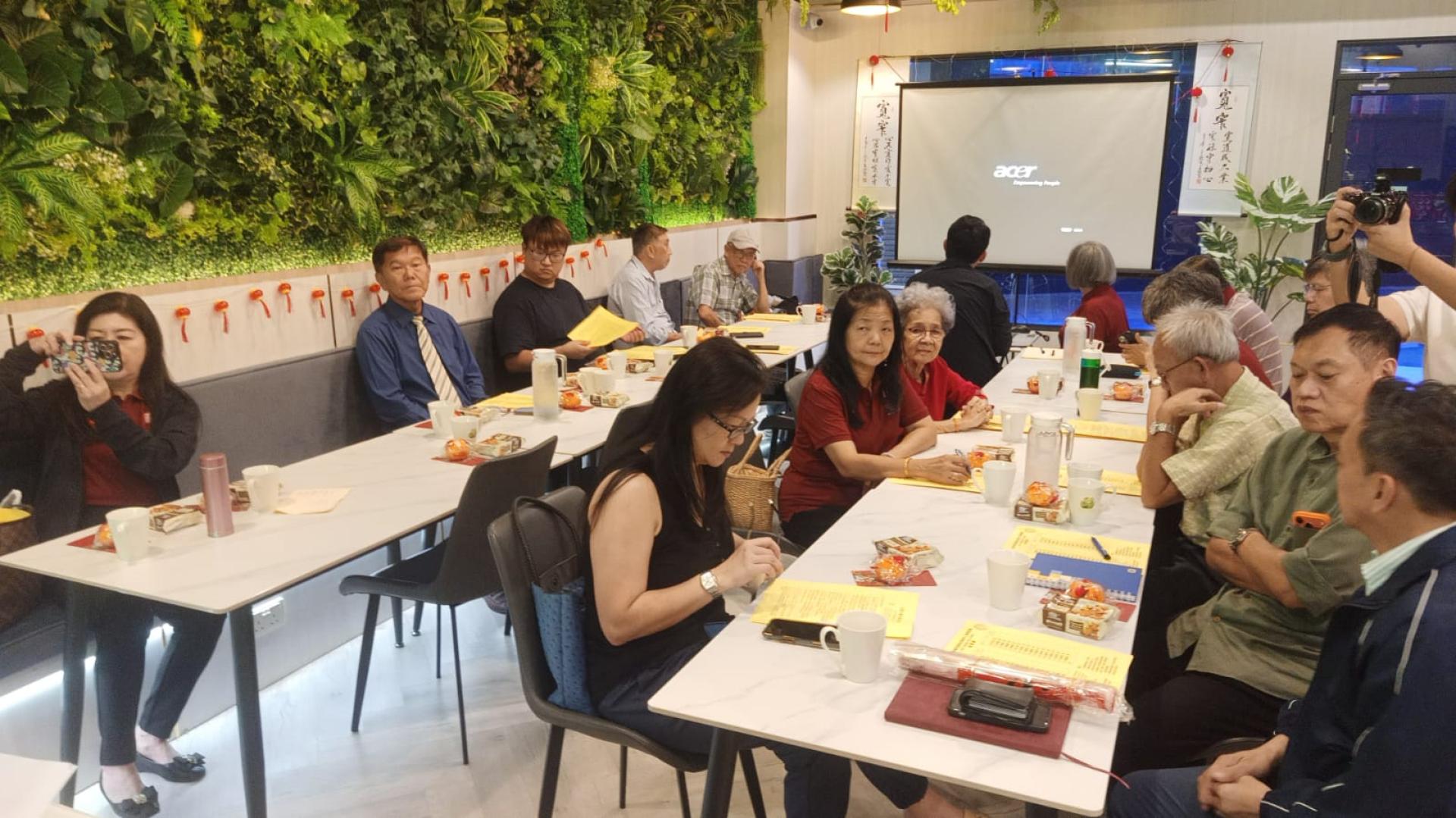 出席者在会员大会