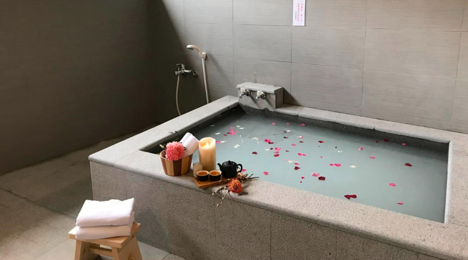 北投是台湾北部最著名的温泉区，位于台北市阳明山脚下。（示意图）