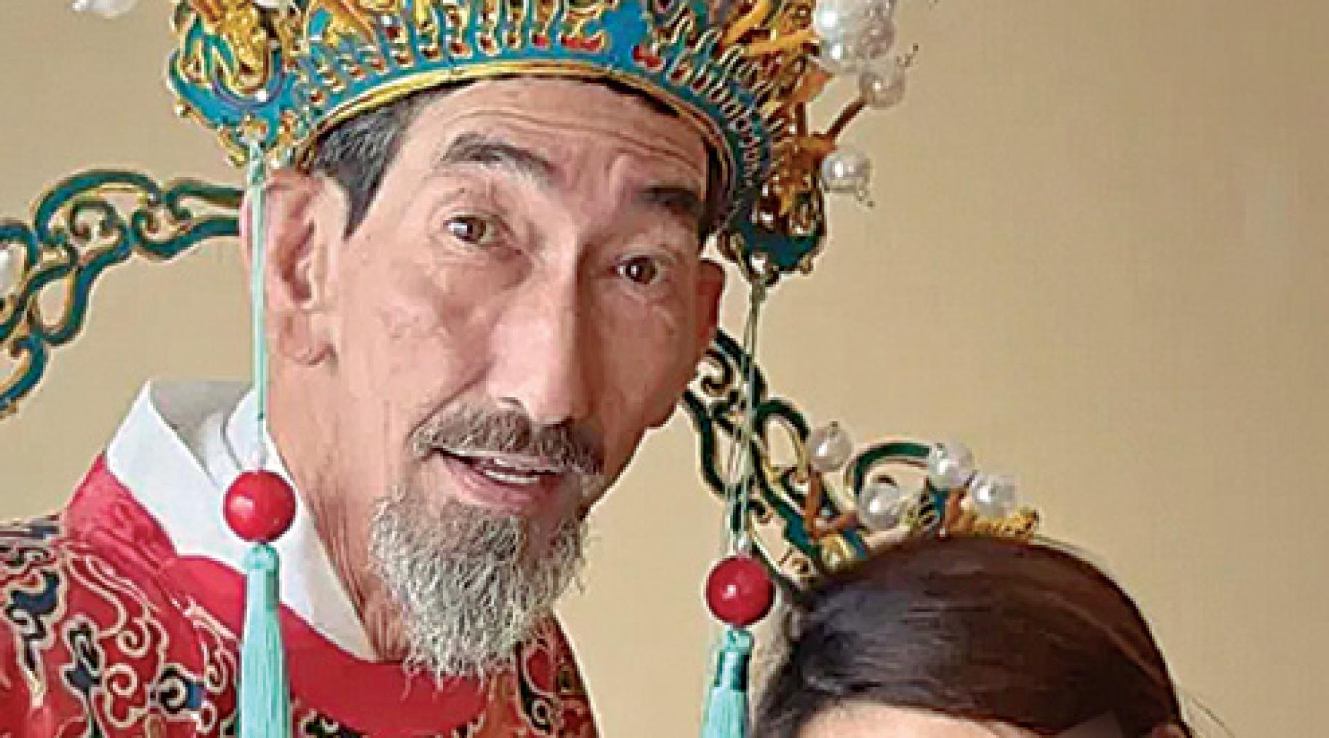 车保罗扮财神。