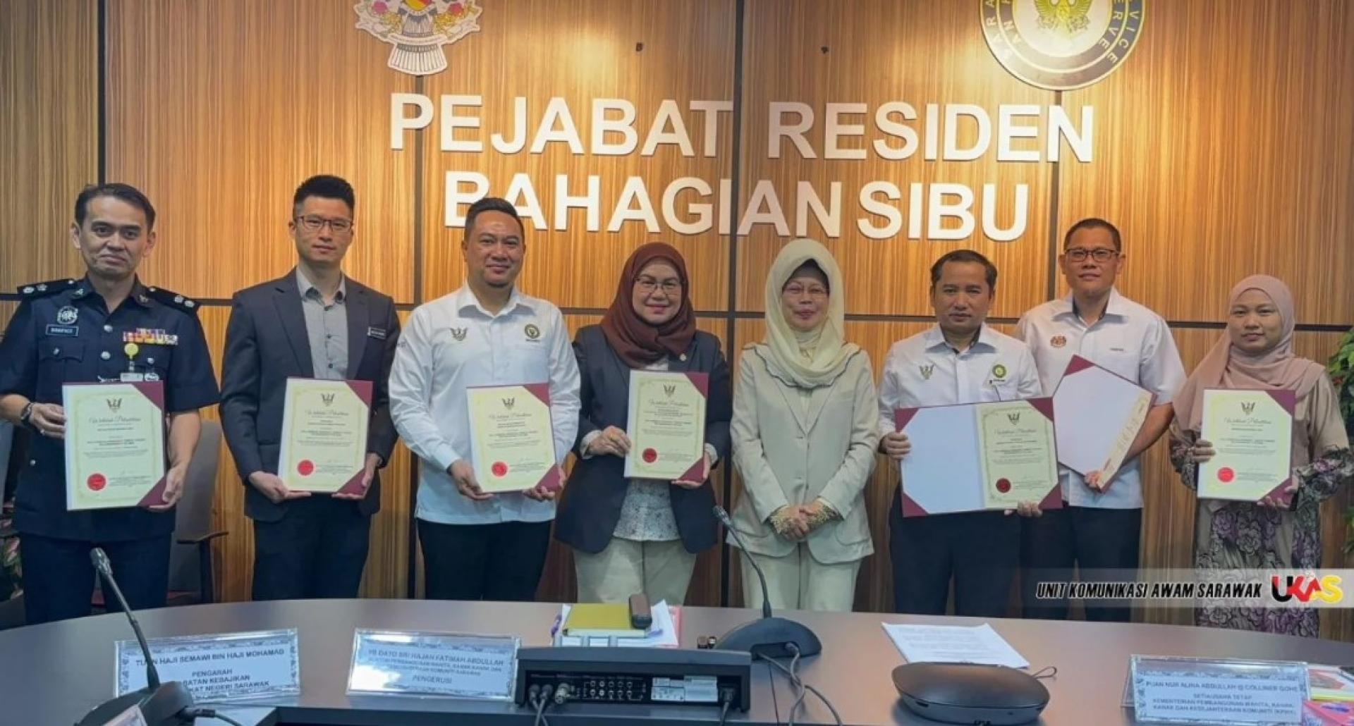 陈赛明（左5）与TTG顾问委员会新任命成员合影。