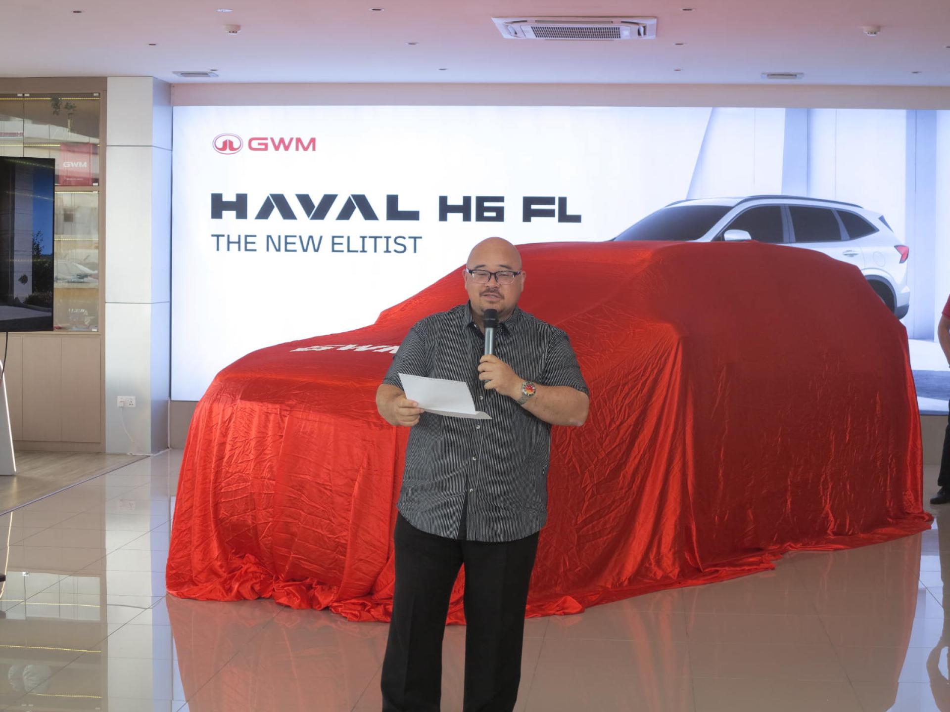 Berjaya董事经理彭基兰仯万在推展礼上致词