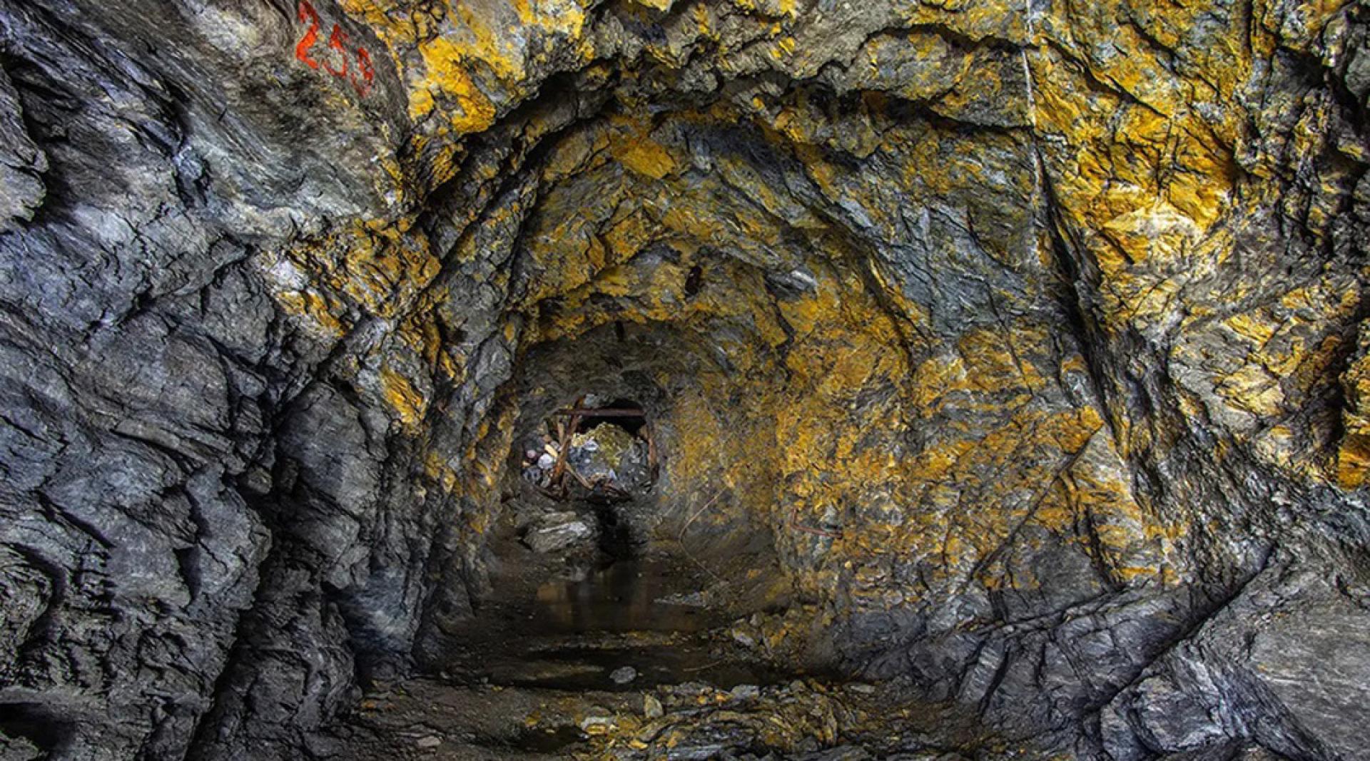 中国山东省烟台招远市蚕庄金矿7日上午8时许发生坠罐事故，造成7人死亡。（示意图）