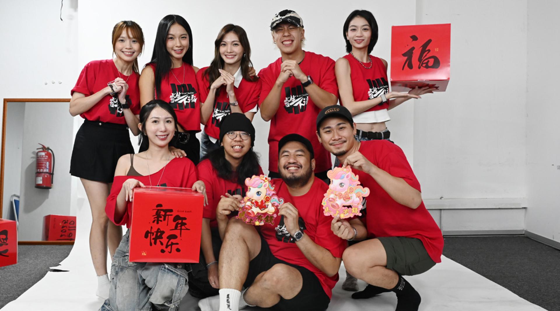 低清推出全新贺岁片作品《寄生下流》，能否再次写下新纪录，备受关注。