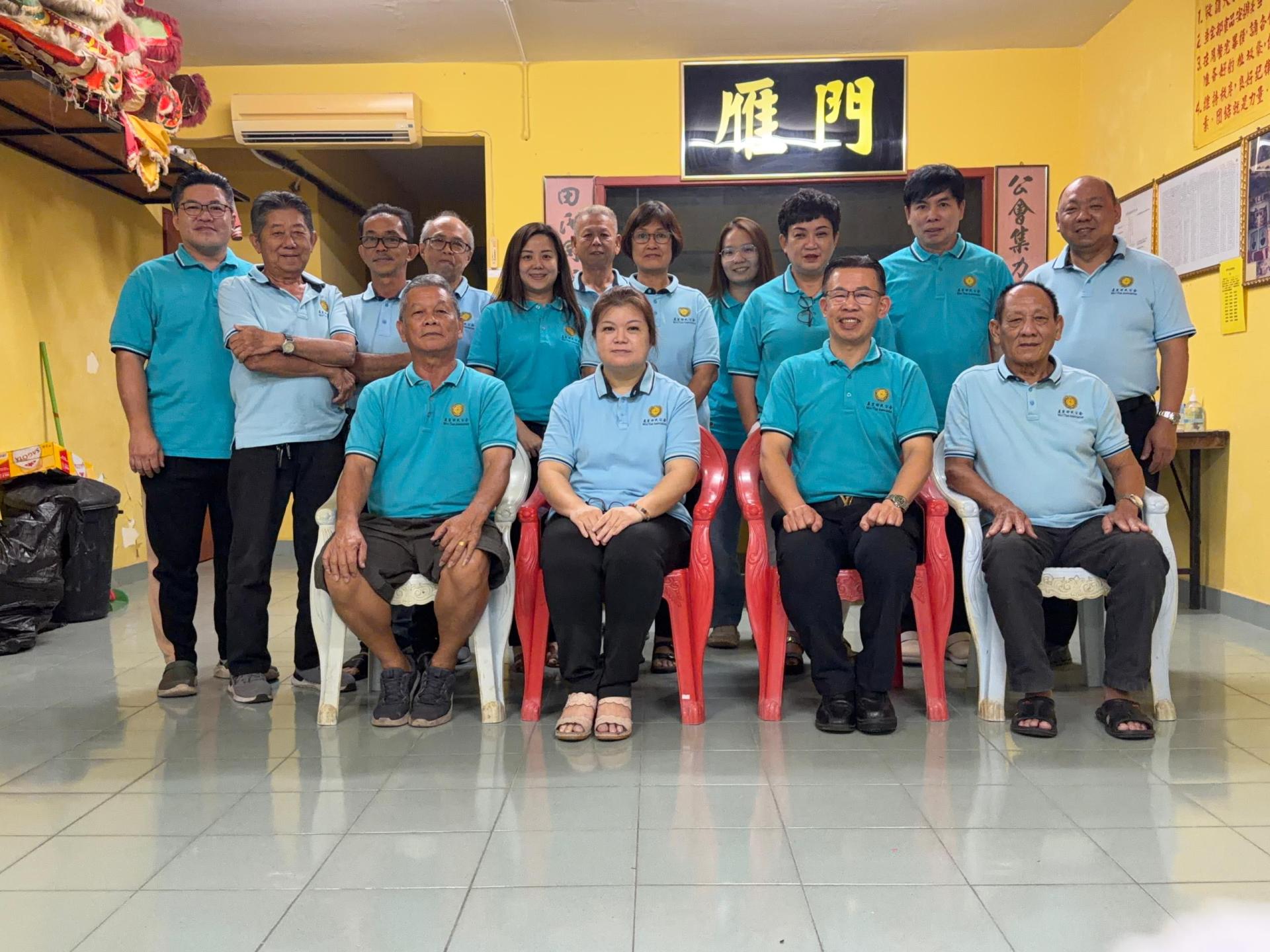 筹备会阵容合影。