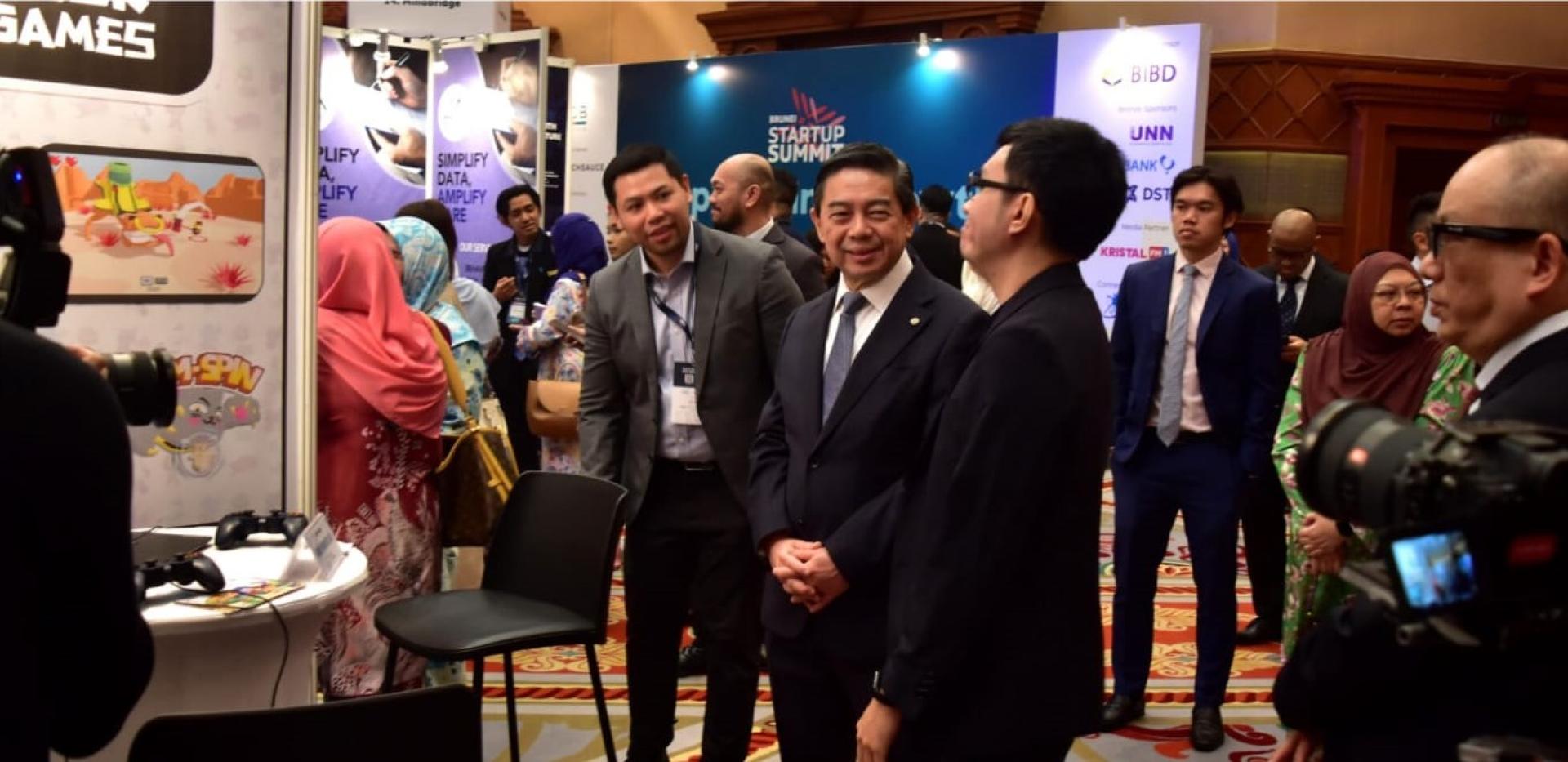 汶莱首相署部长兼第二财政与经济部长拿督斯刘光明主持2026年汶莱创业峰会启动仪式