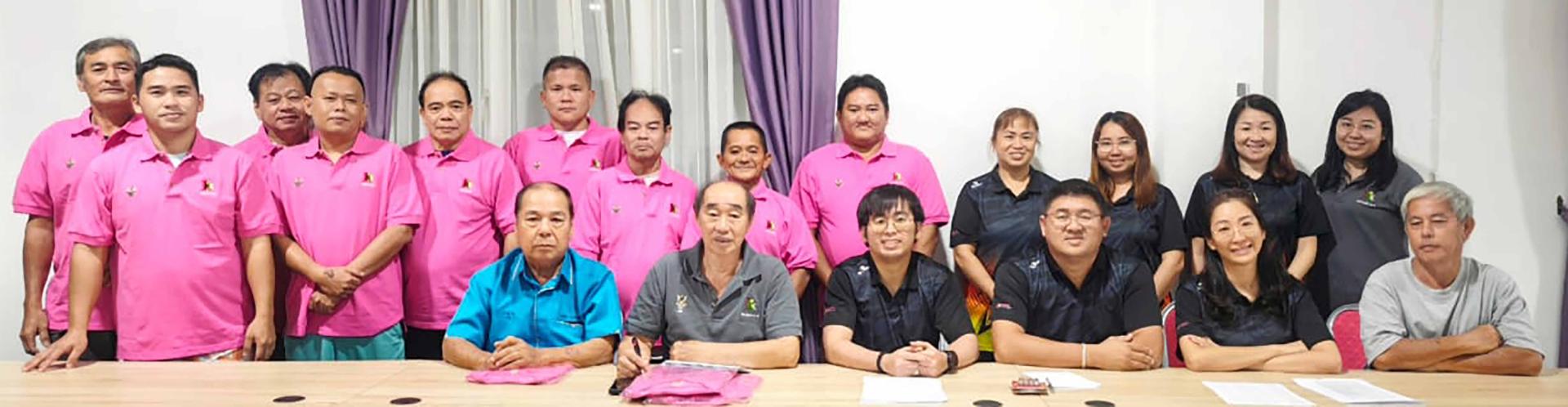 由打叻再也及鹿湖乡村发展与安全委员会联合主办的“瑞马迎春丙午呈祥新春联欢晚宴”筹备会成员在召开会议后合影。