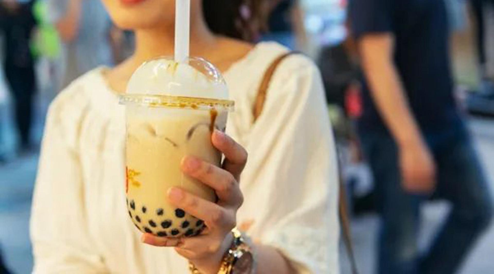 泰国公共卫生部宣布全国饮品的“正常甜”都要甜度减半，变成原配方的“半糖”。