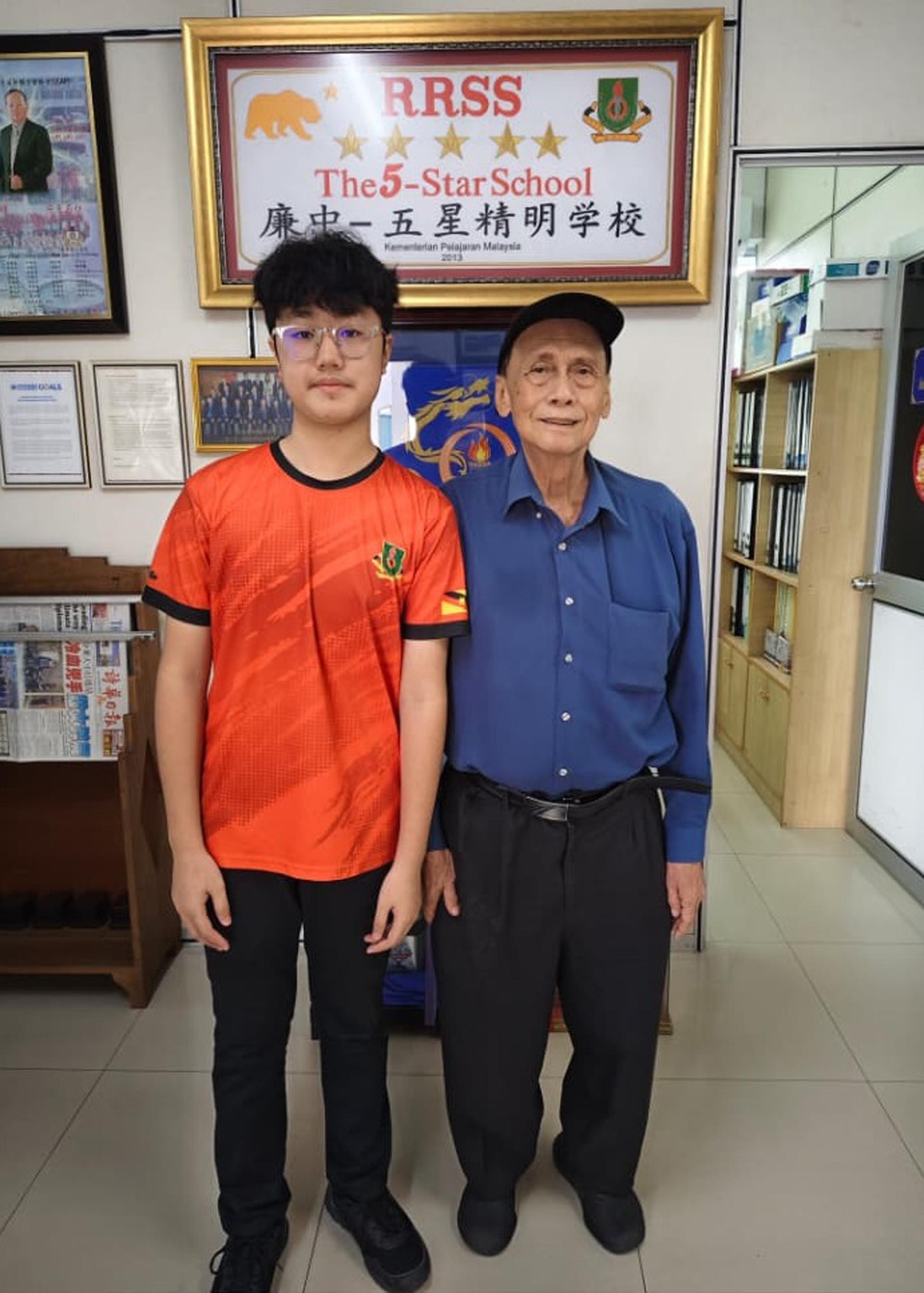 廉律中学吴诗弘同学凭藉优异表现与热忱服务精神,荣获美里市议会委任为“美里市儿童理事会”（Miri Children’s Council）议员。