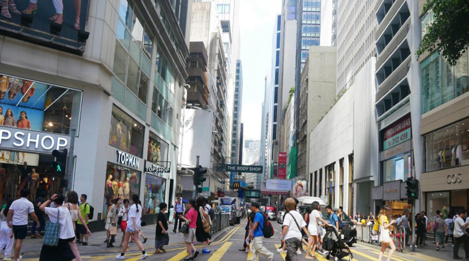 香港中环区是集合商业及金融于一身的心脏地带。