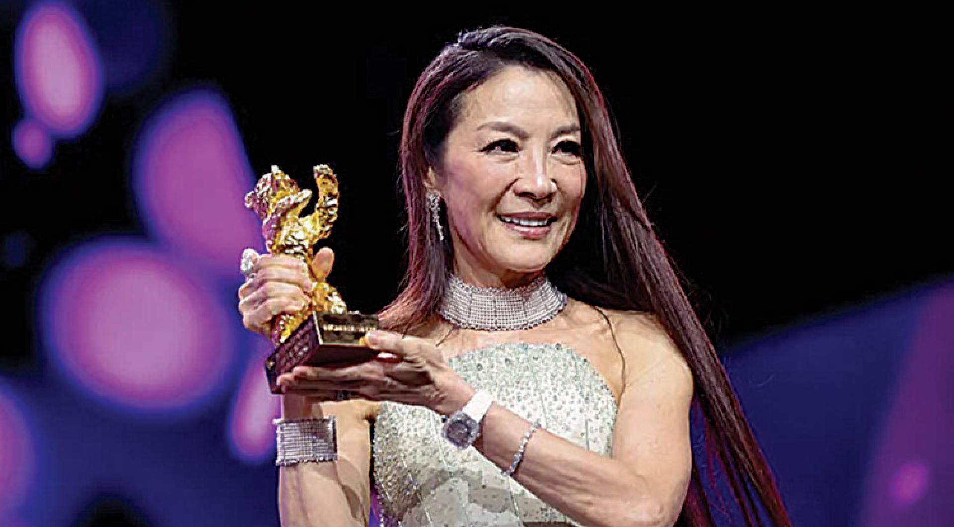 杨紫琼获颁终身成就奖。