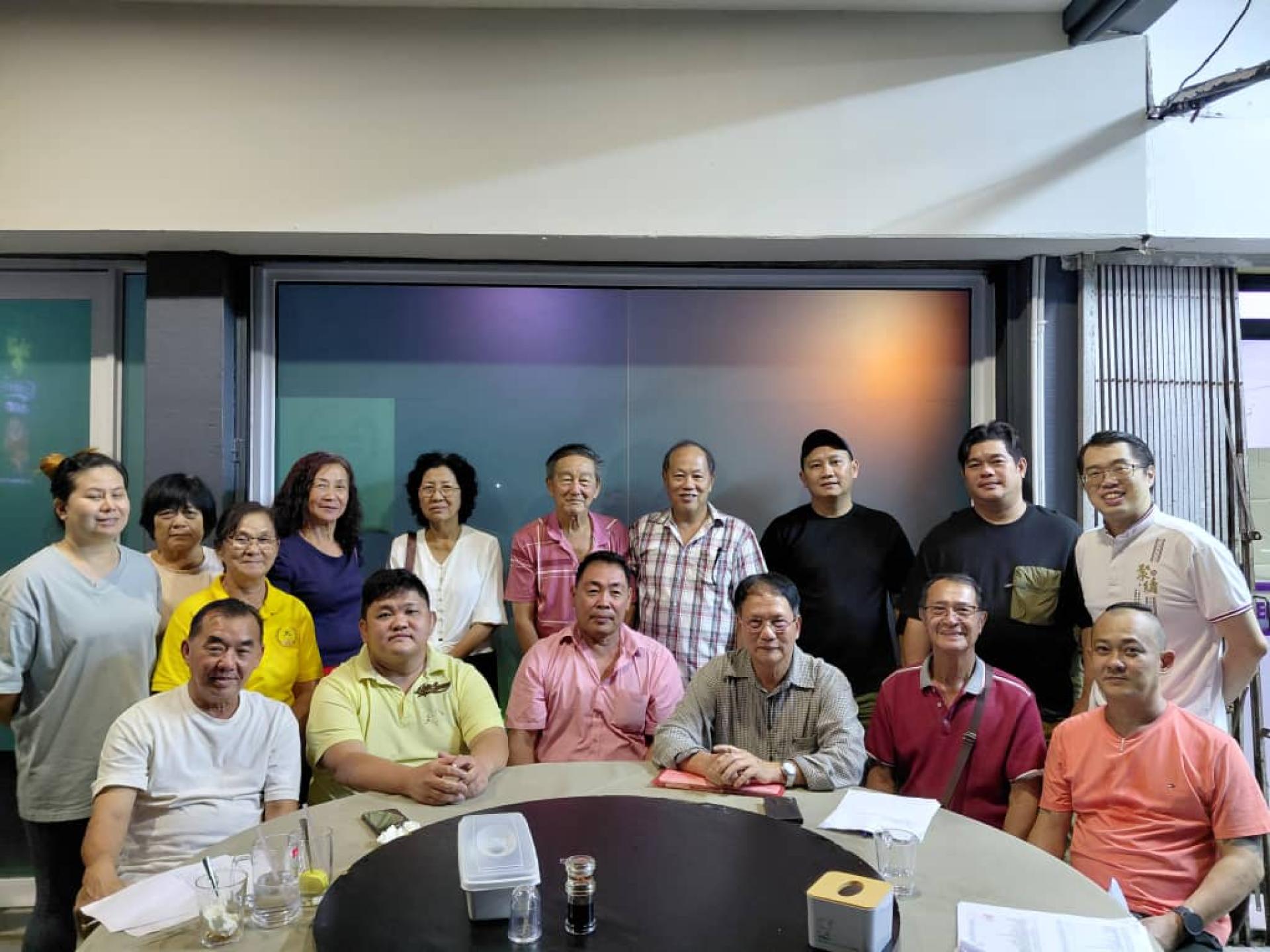 美里天尊殿佛教会与杜当乡村安全和发展委员会联办新春晚宴，筹备会议后合影。