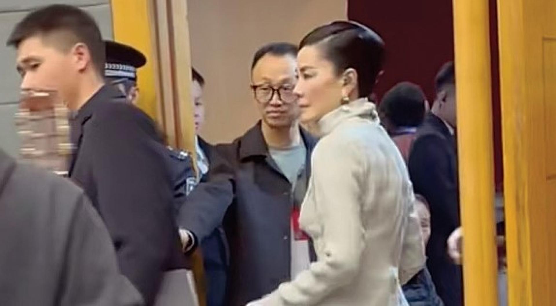 王菲春晚演唱曲目及造型曝光。