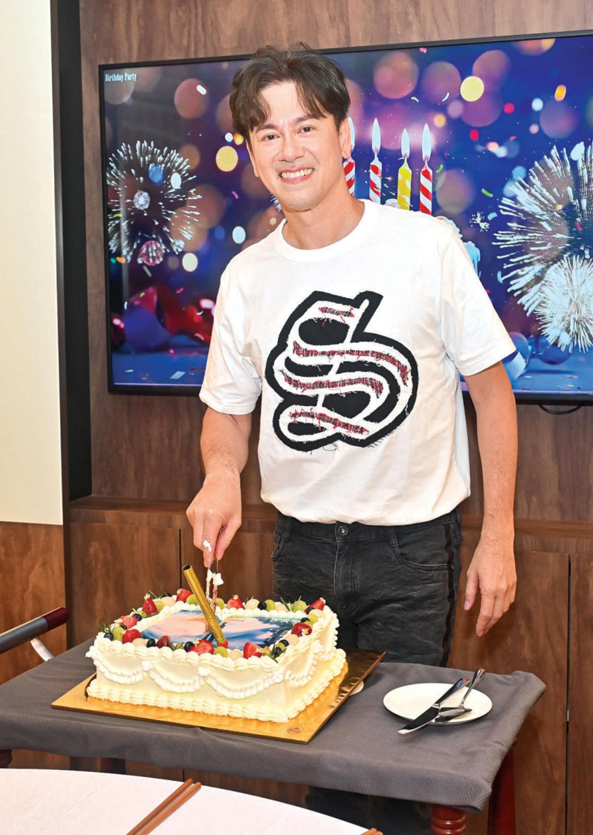 《One Day 直到那一天》世界巡回演唱会马来西亚站正逢李圣杰的生日，于是大家提前为他庆生。