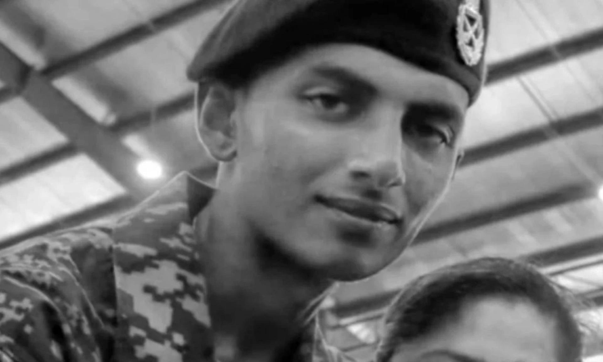 2月18日，22岁的英迪兰在彭亨关丹10英里营地参加装甲兵训练时，被发现昏迷不醒，随后被紧急送往东姑安潘雅富珊中央医院（HTAA）接受进一步治疗，并于翌日下午宣告不治。（图取自网络）