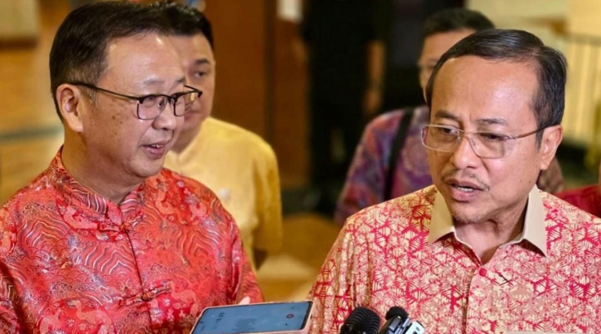 刘华才在脸书预告国盟新任主席将在今午出炉，而他附上的照片引人猜想。