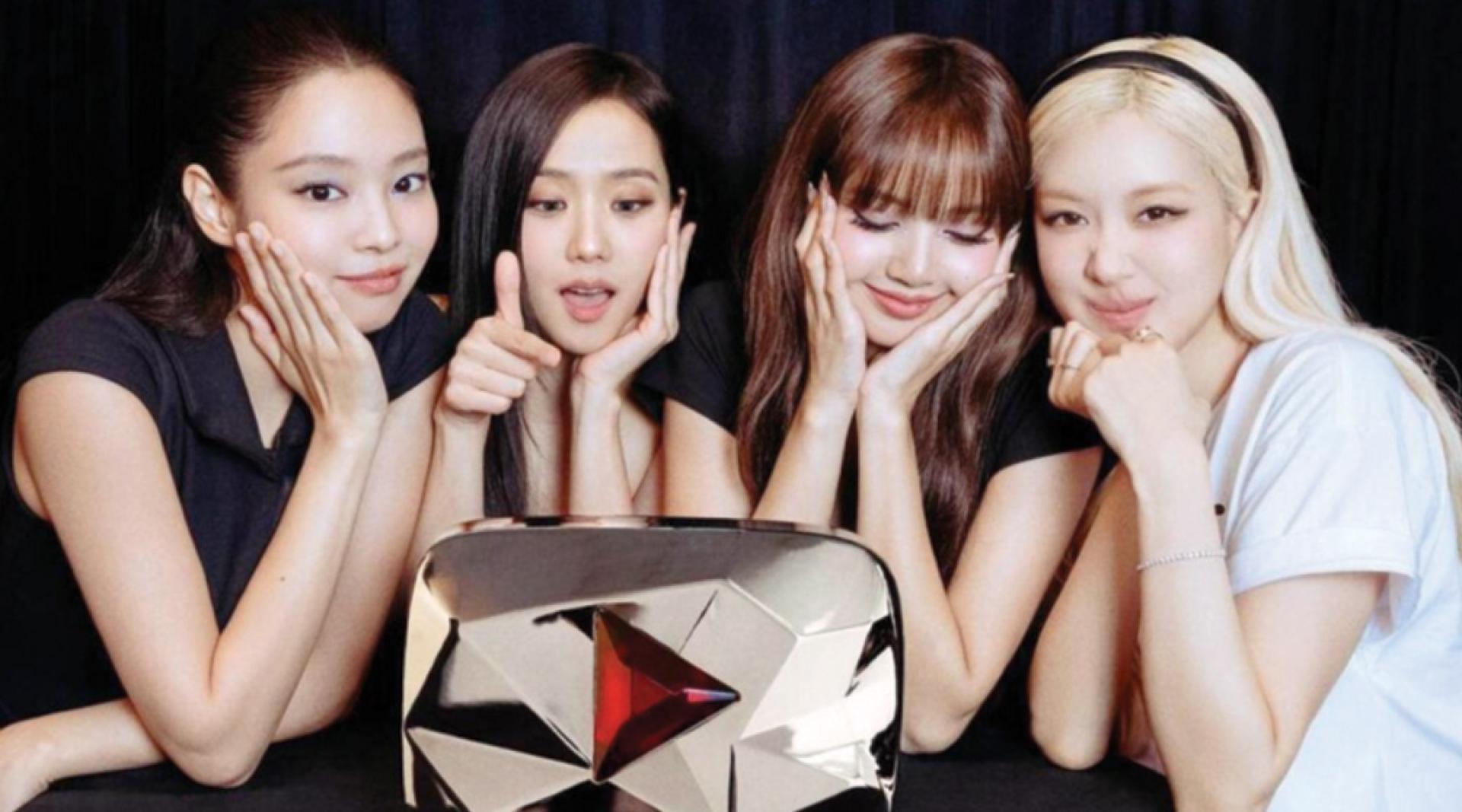 BLACKPINK合体跟粉丝道谢。