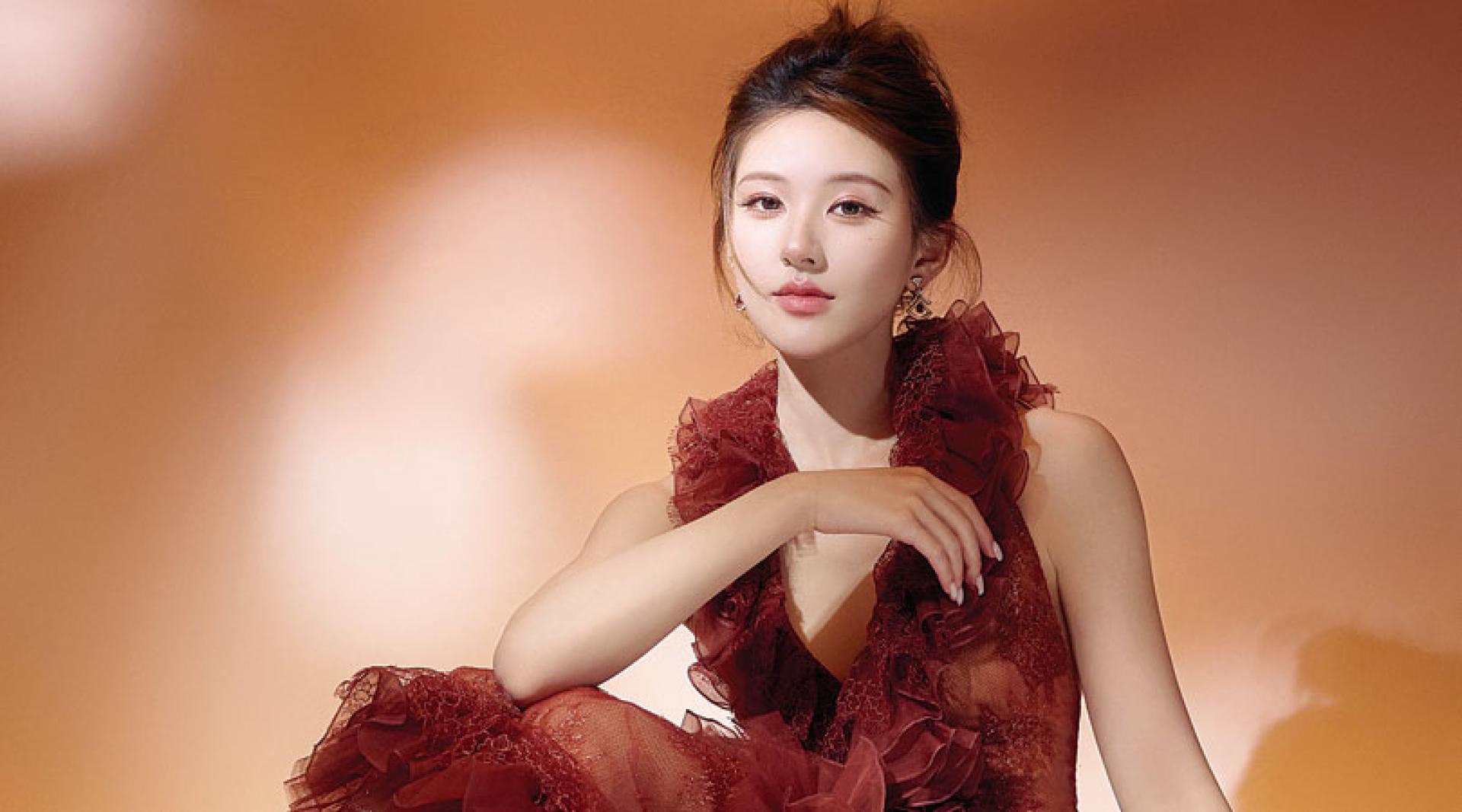 赵露思回应为何迟迟不进剧组。