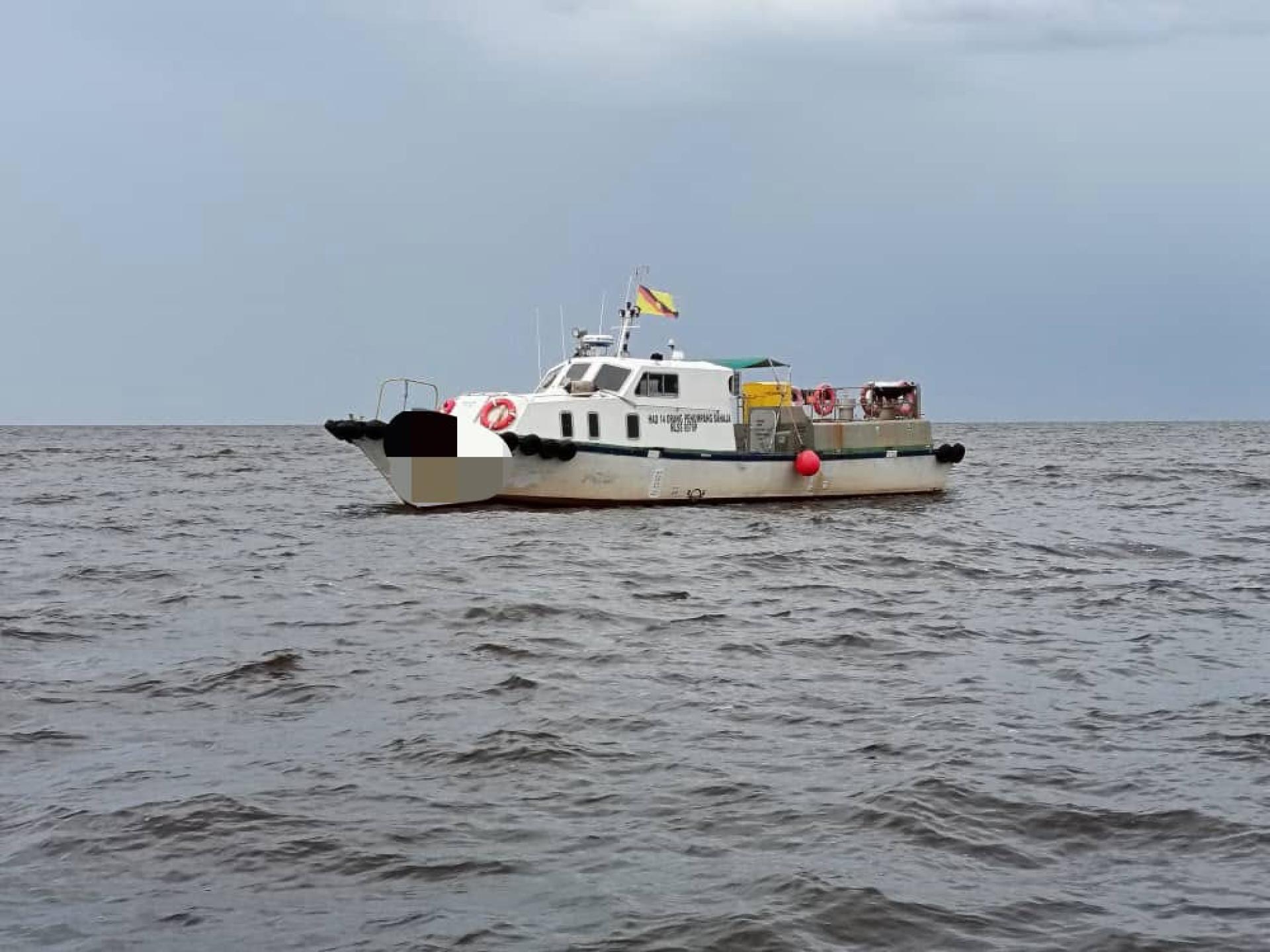 一艘载客船只因重犯同样违规行为，再度遭执法单位扣查。