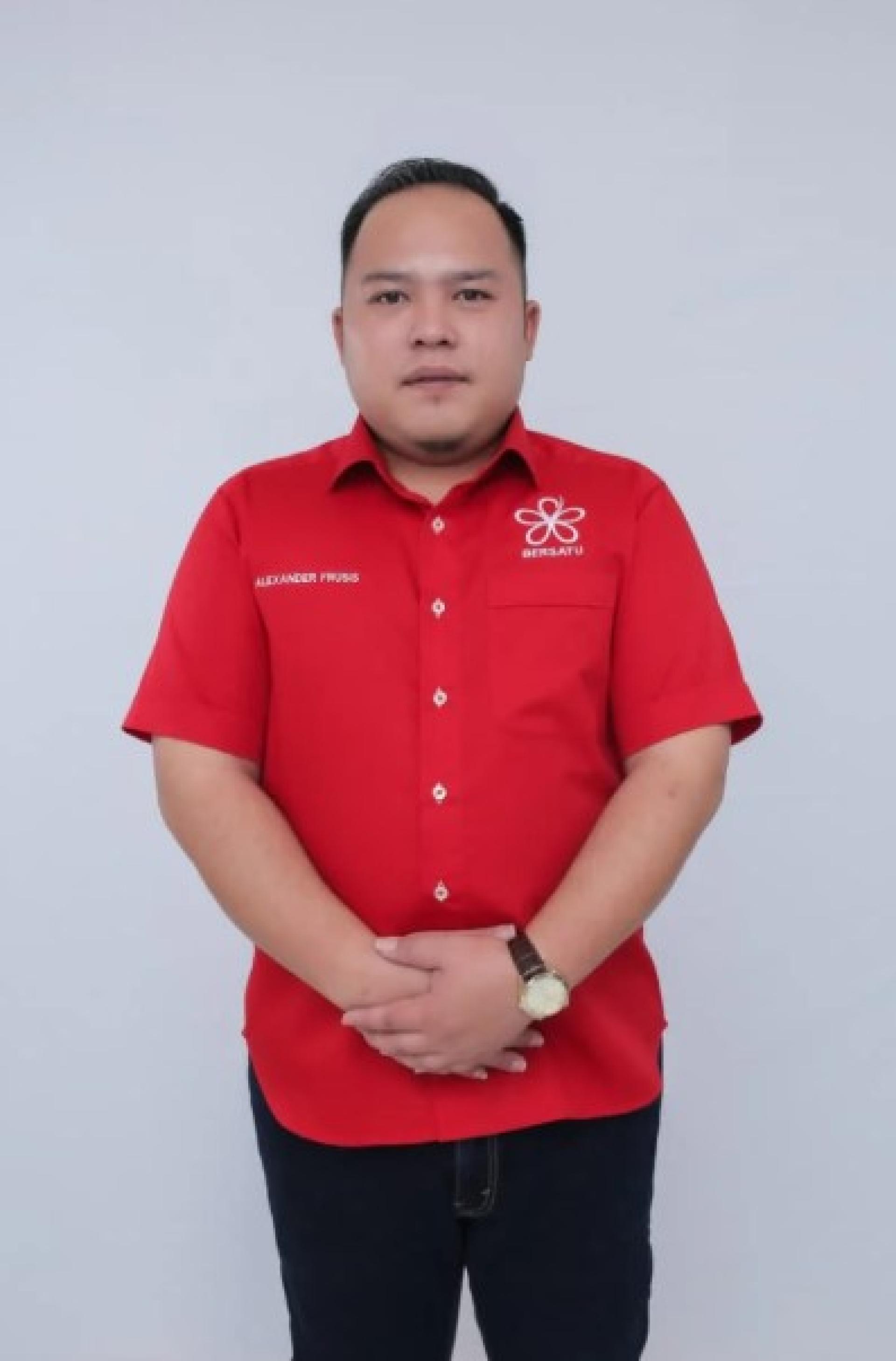 Alexander Frusis，砂土团党宣传主任。